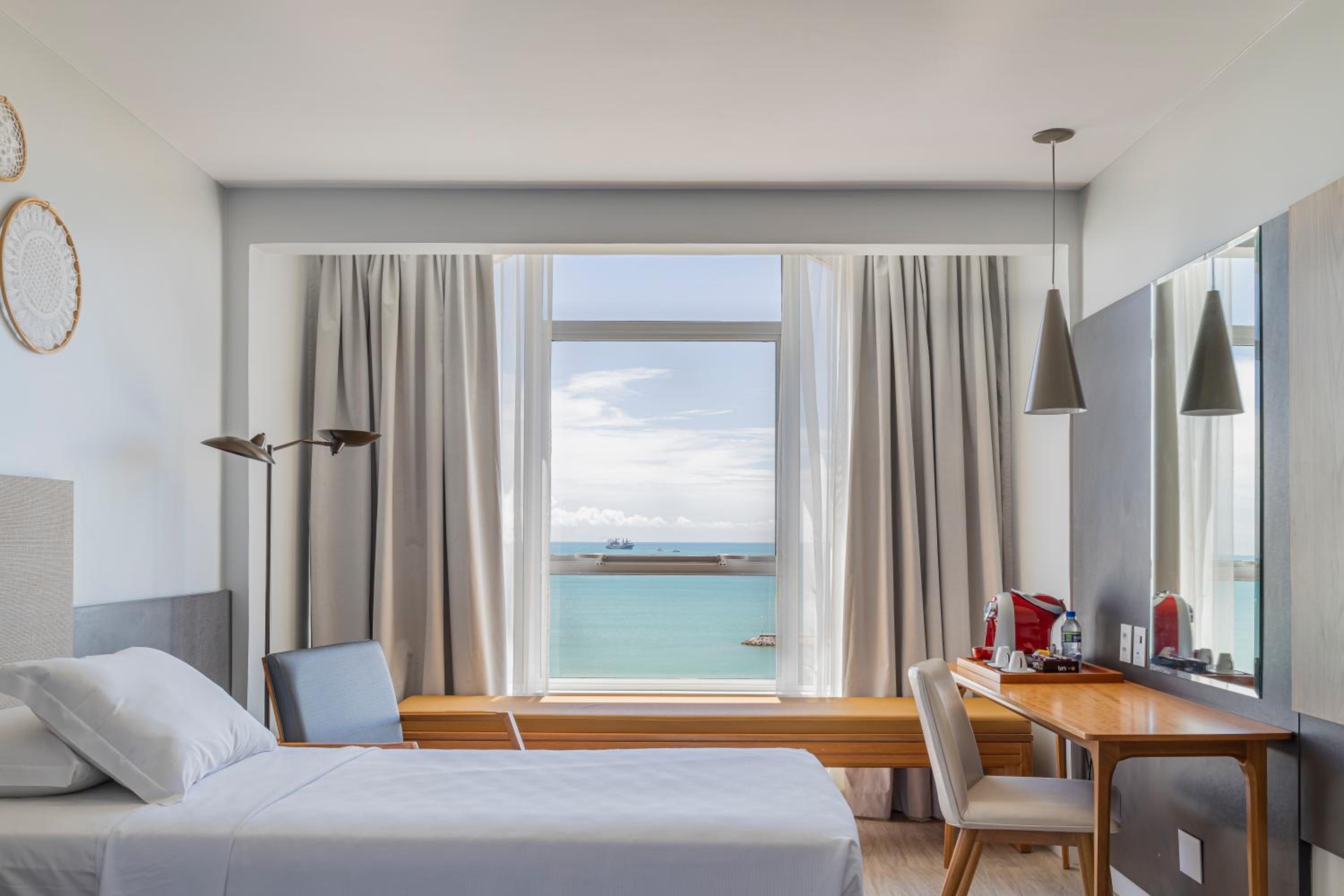 Deluxe Twin Room with Sea View - Photo 1