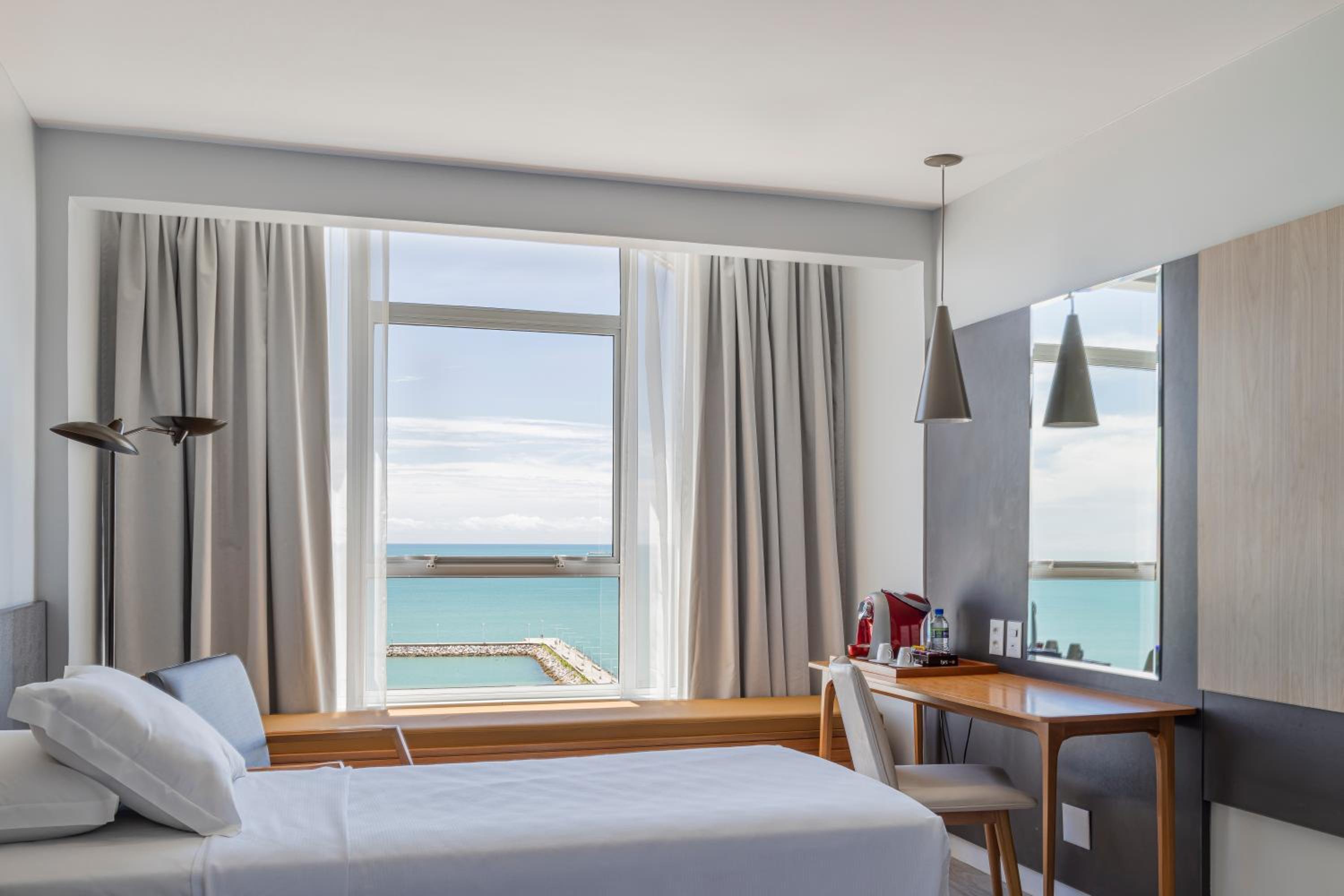 Deluxe Twin Room with Sea View - Photo 3