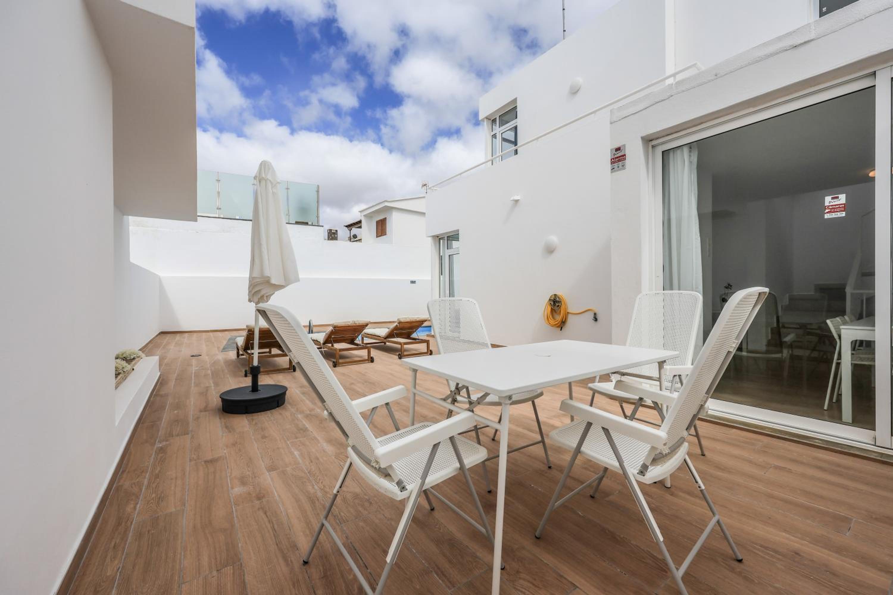 Villa photo 2