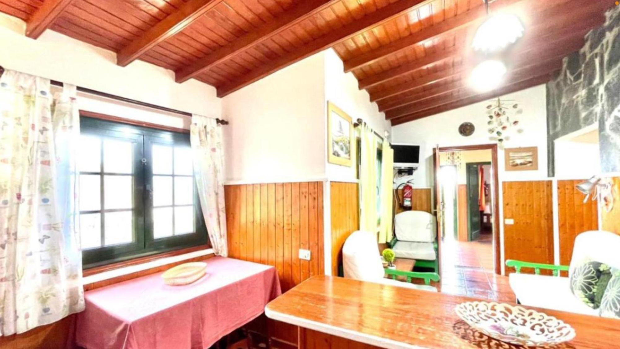 Three-Bedroom House photo 3