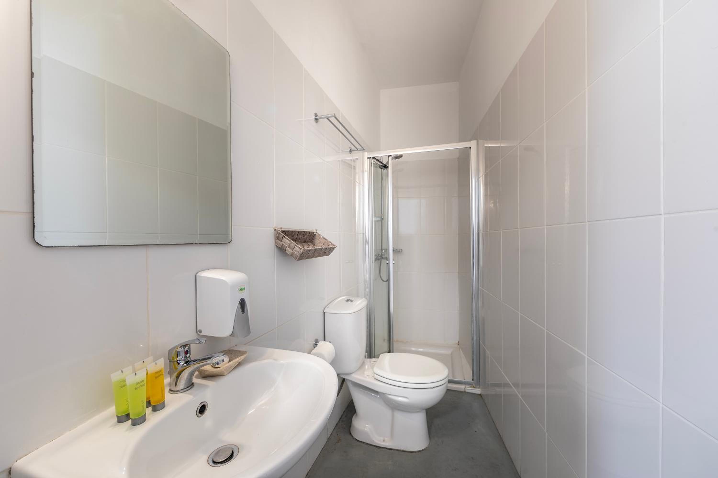 Standard Double Room - Photo 5