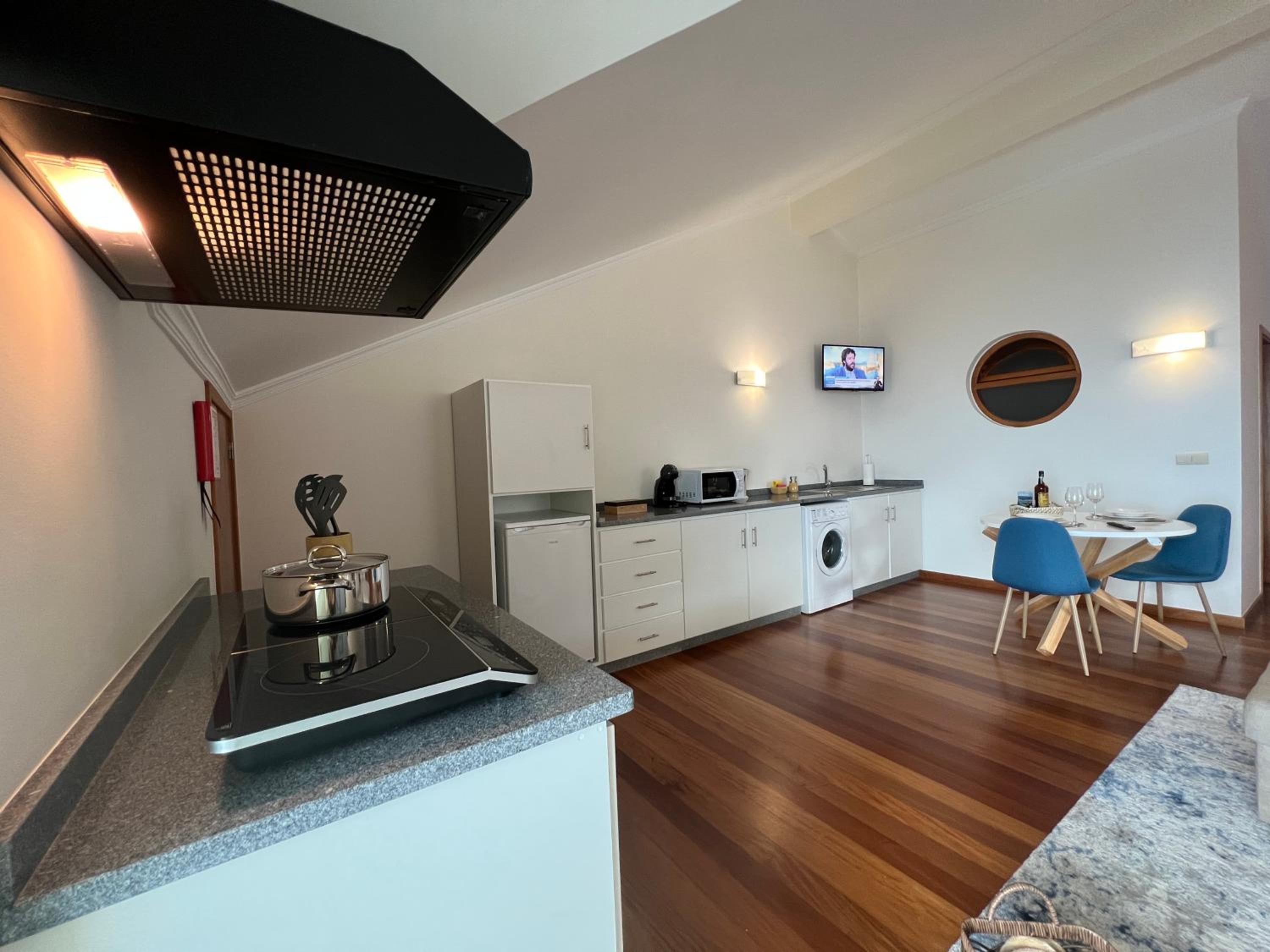 Penthouse Apartment - Photo 7
