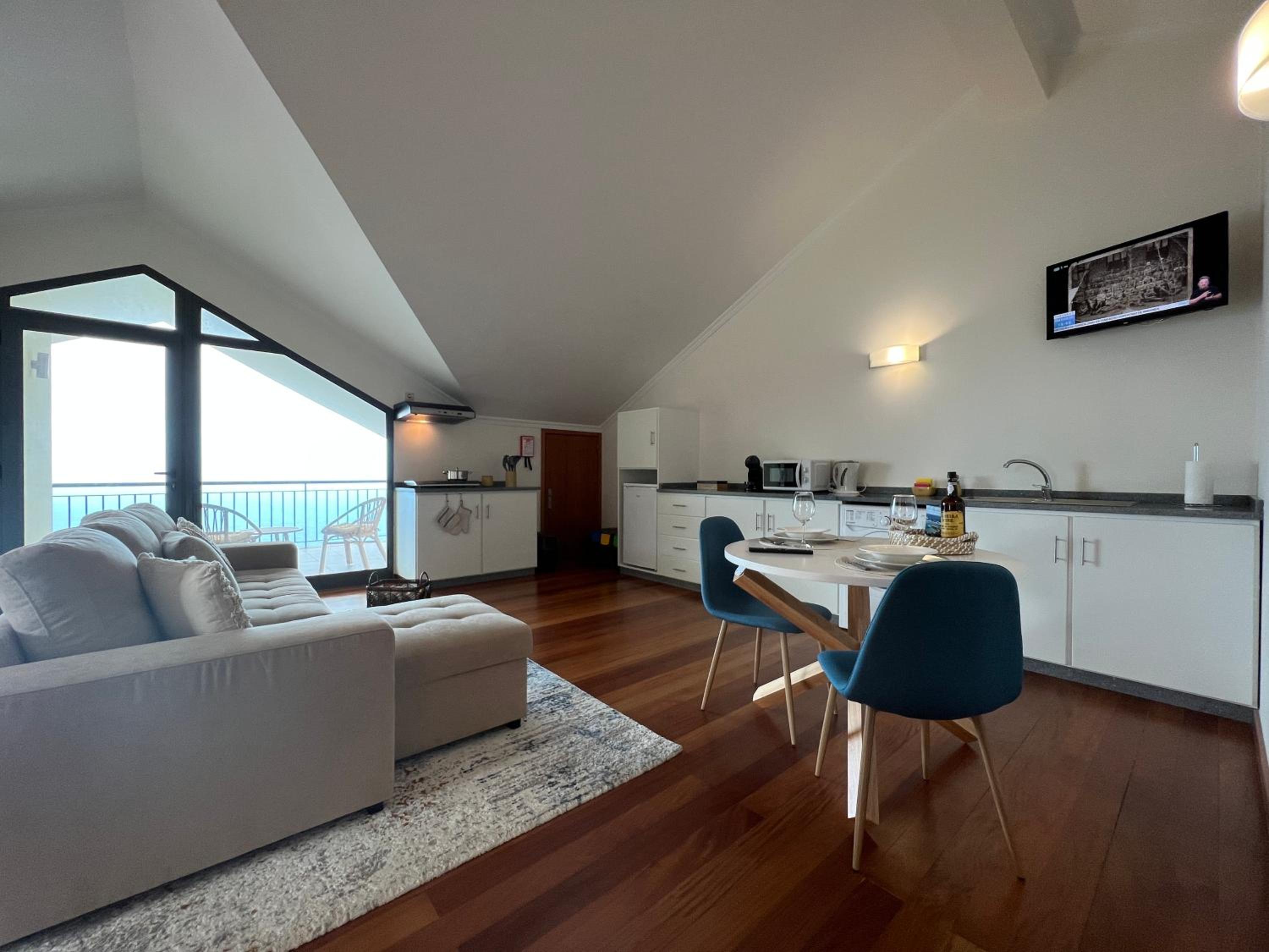 Penthouse Apartment - Photo 1