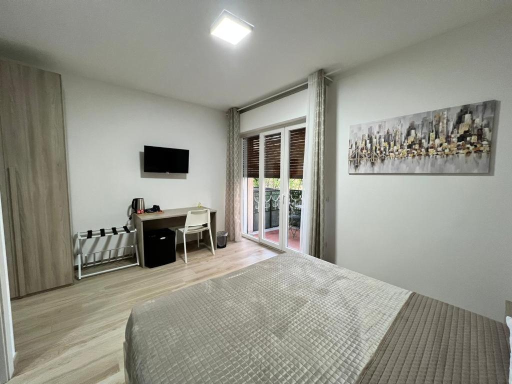 Double Room With Private Bathroom