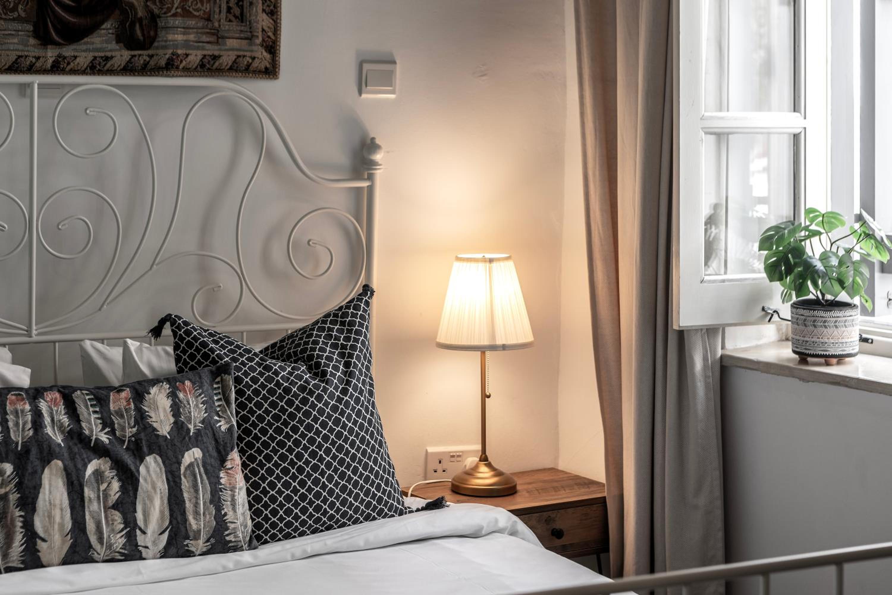 Budget Double Room - Photo 1