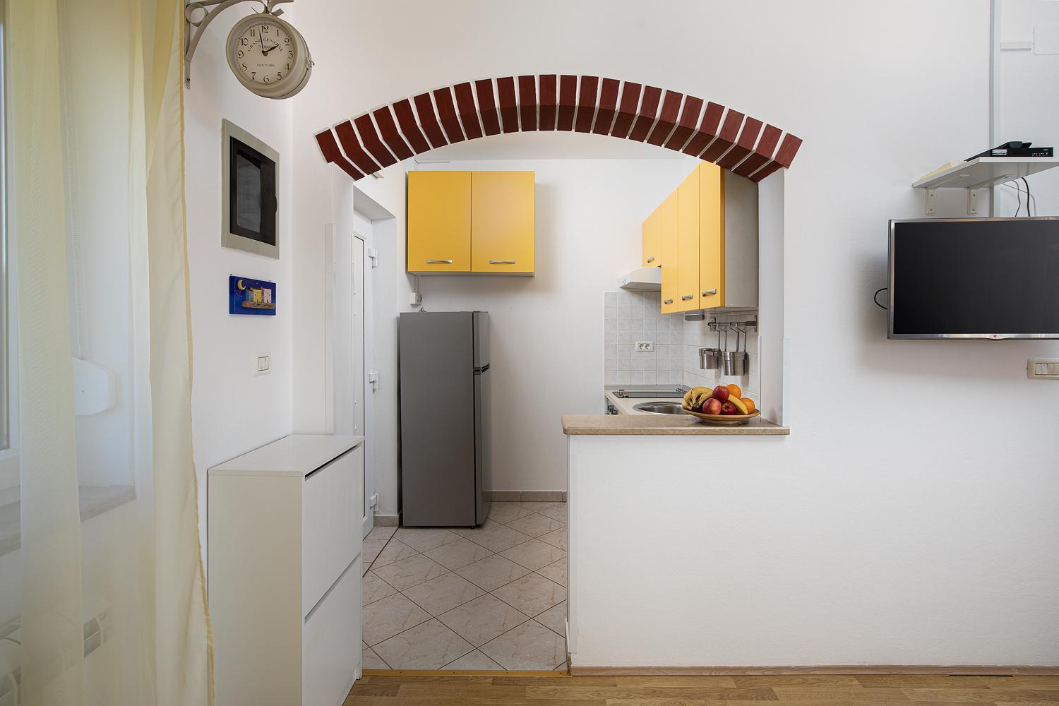 Apartment - Photo 2