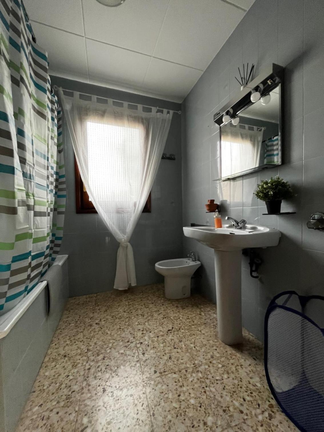 Single Room with Balcony photo 3