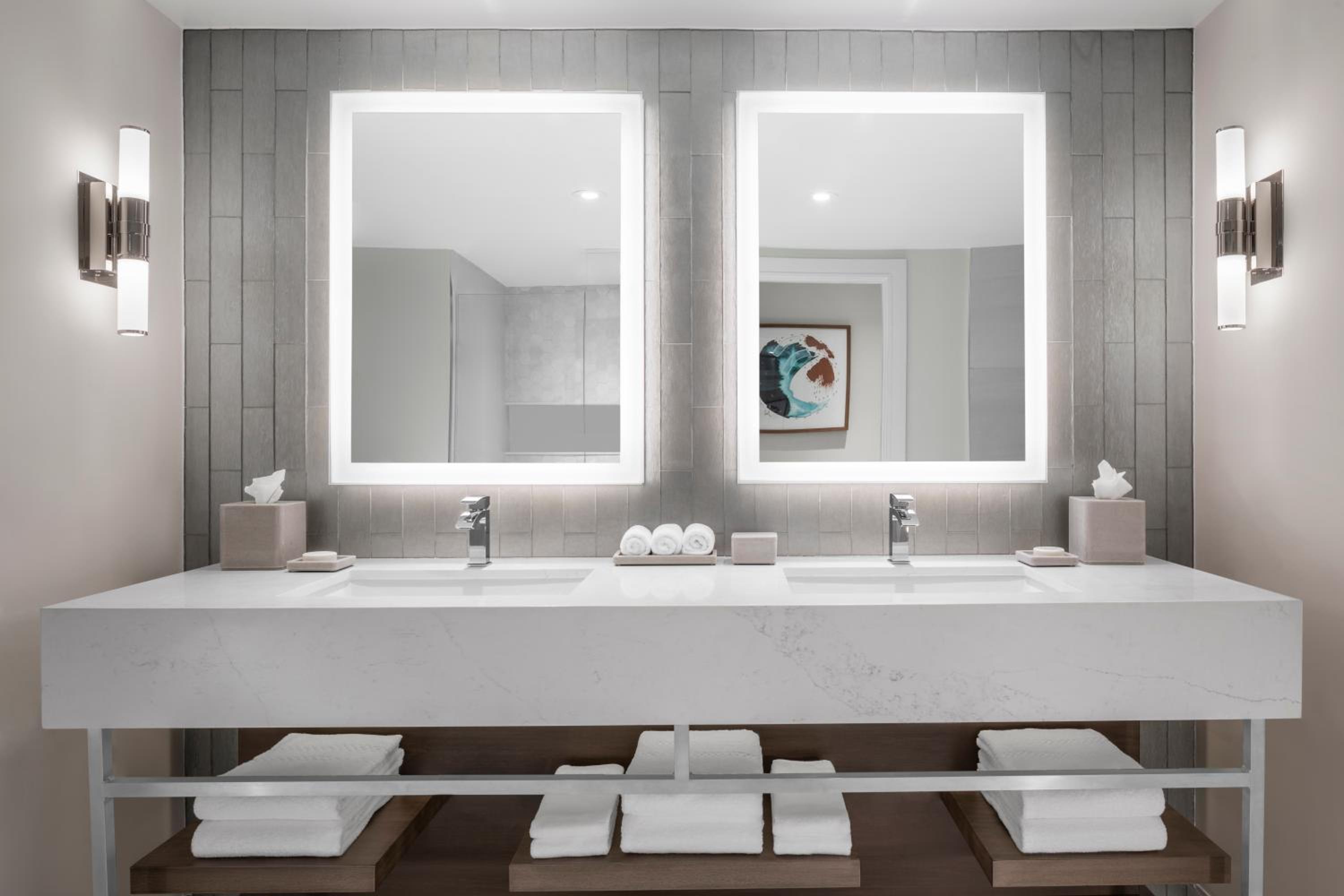 1 Bedroom Grand Suite photo 2