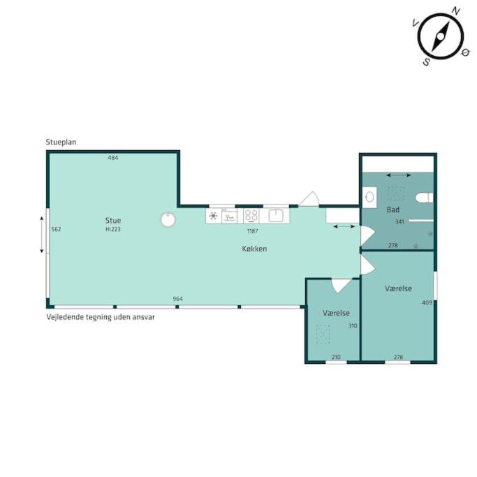 Three-Bedroom House photo 3