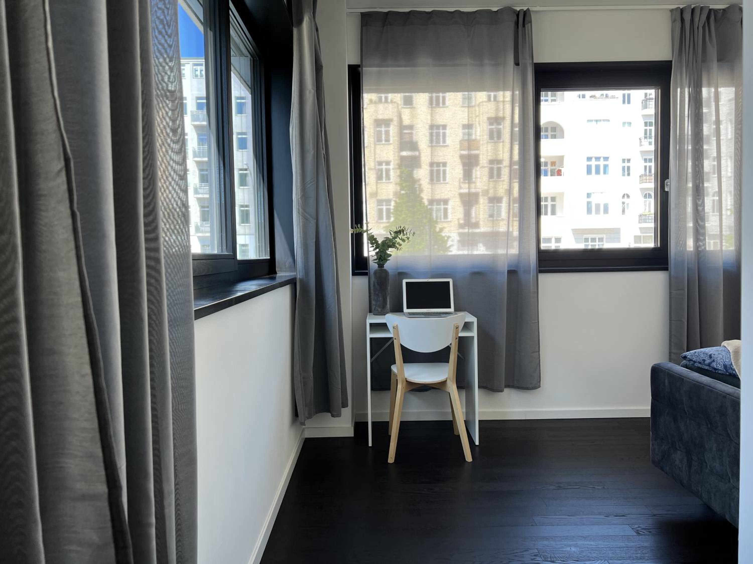 One-Bedroom Apartment photo 1