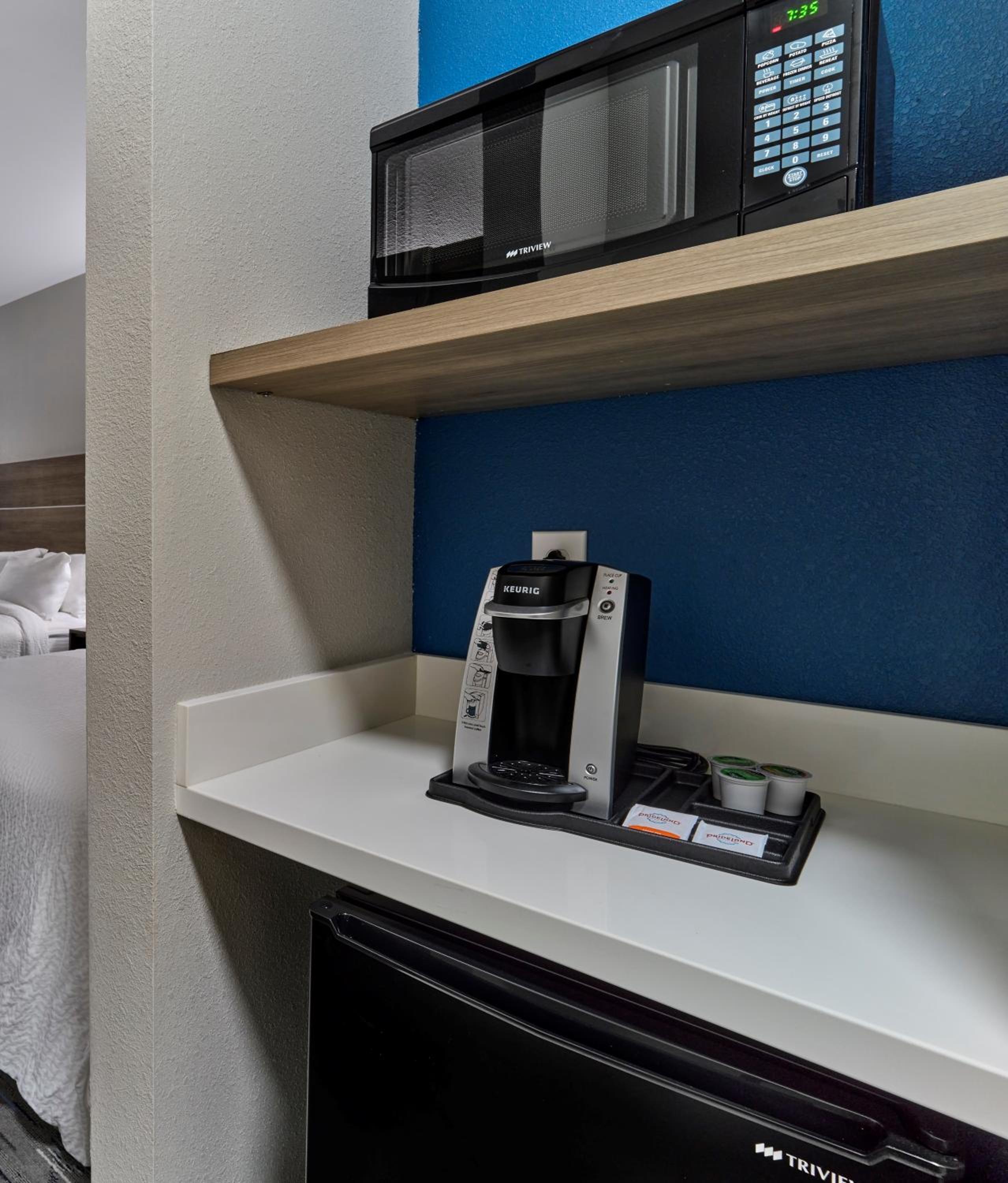 Standard King Room - Photo 3