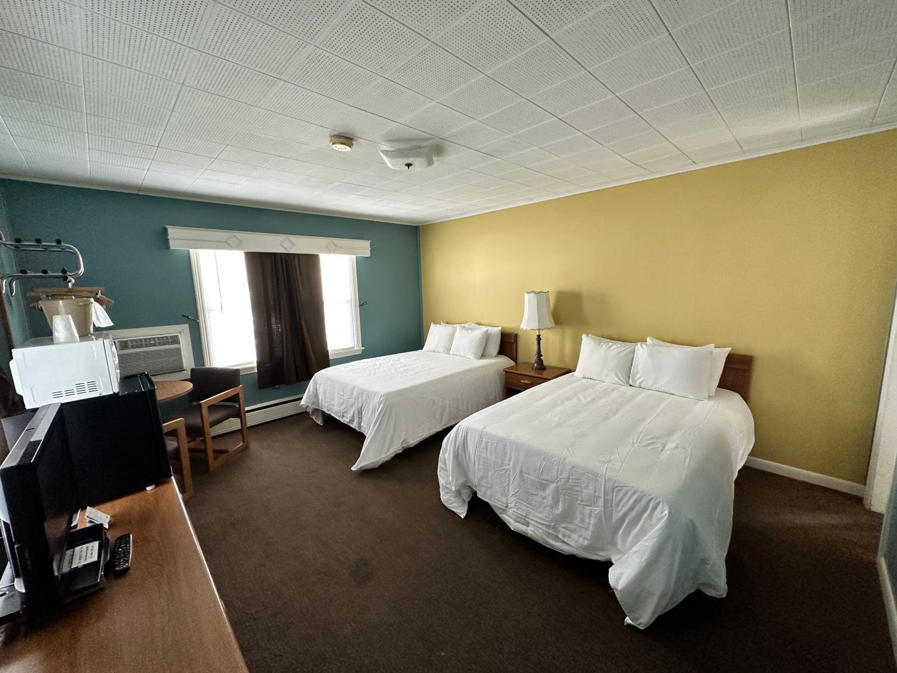 Double Room with Two Double Beds photo 2