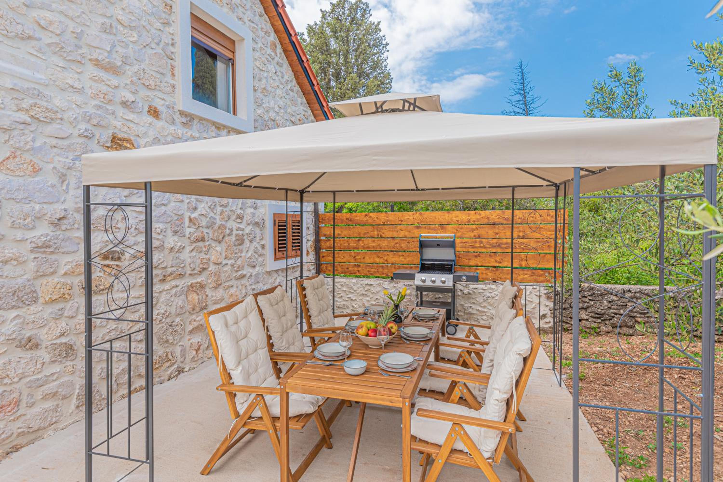 Villa photo 3