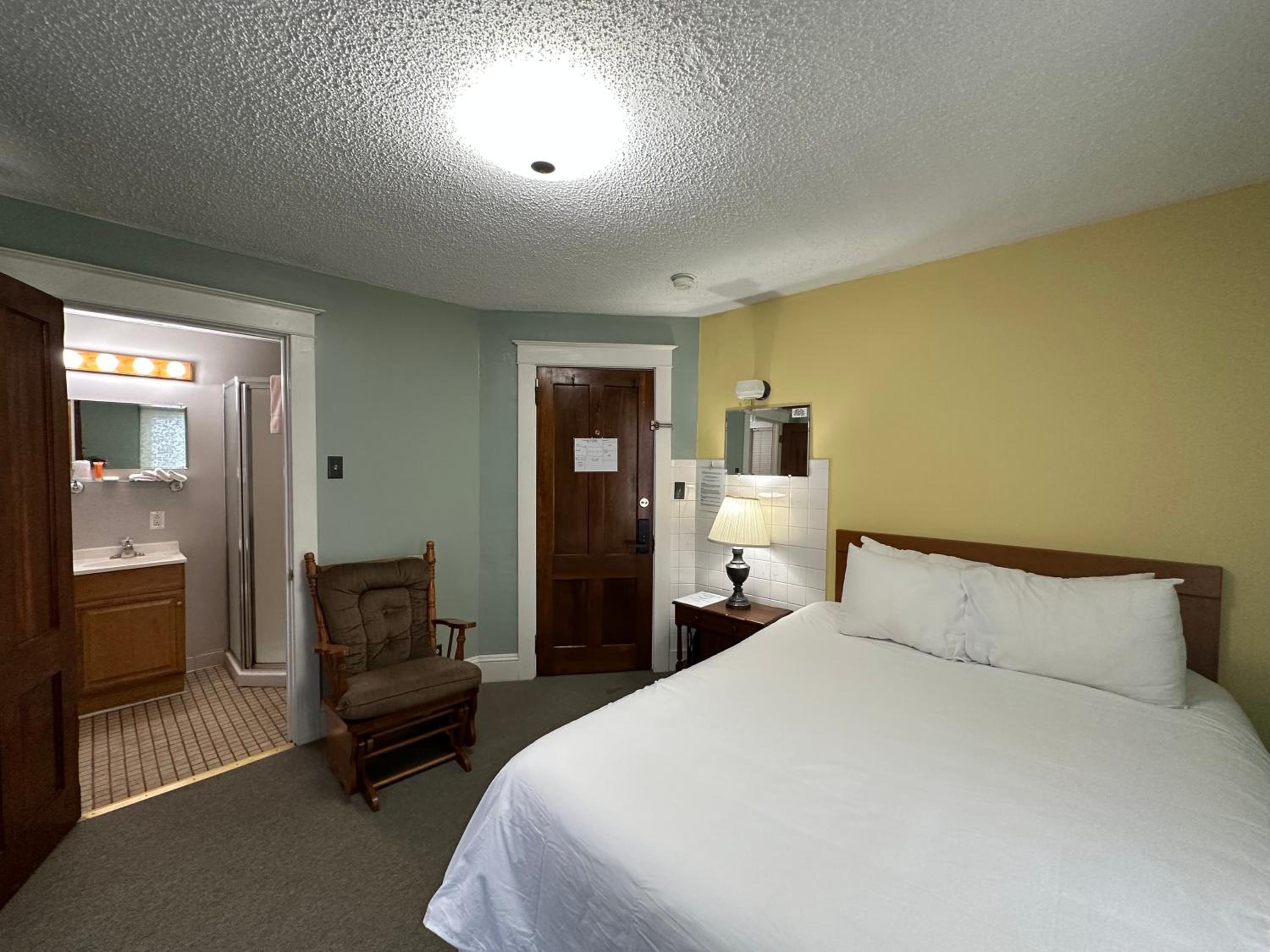 Deluxe Queen Room photo 2