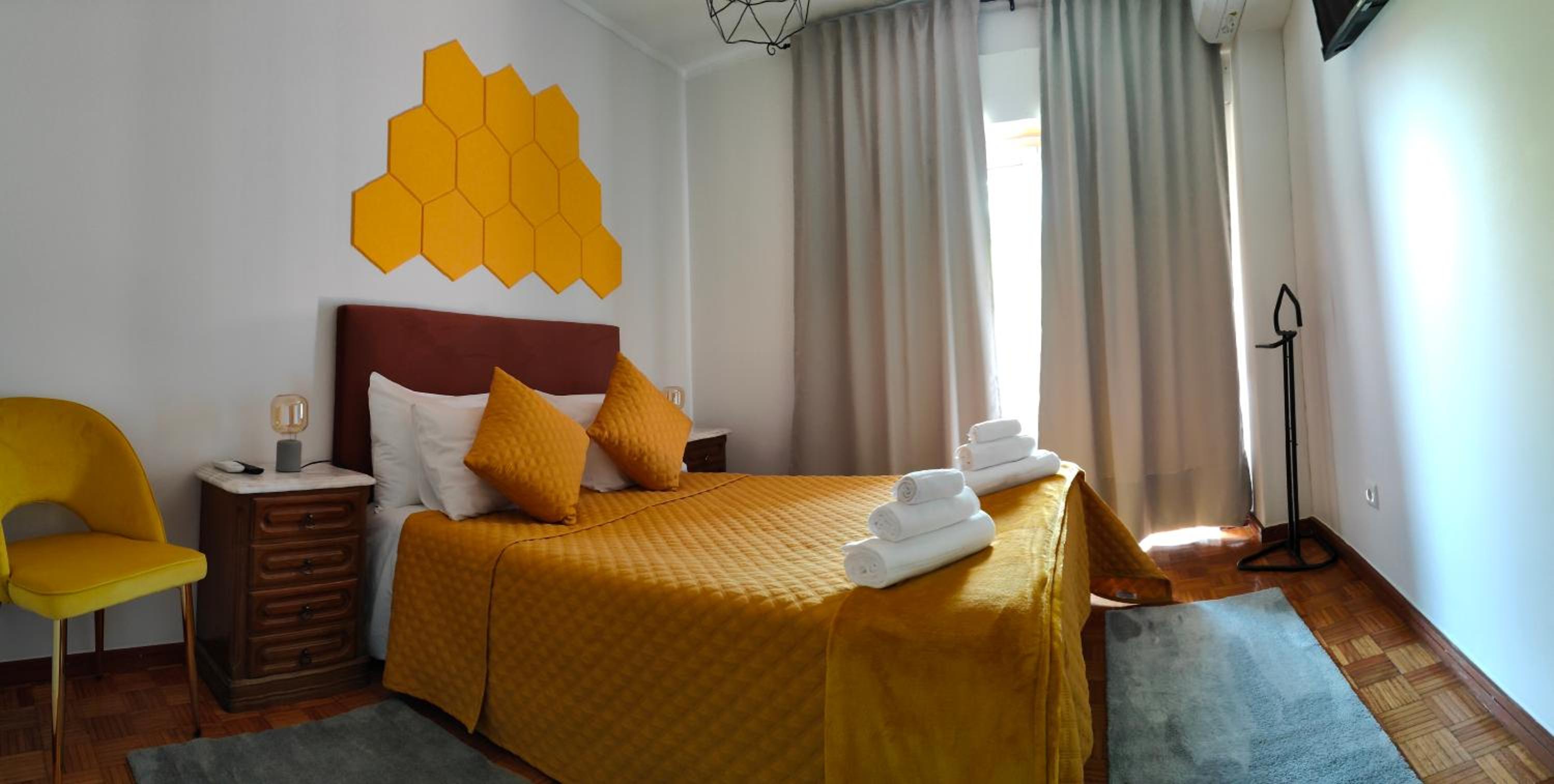 Three-Bedroom Apartment - Photo 8