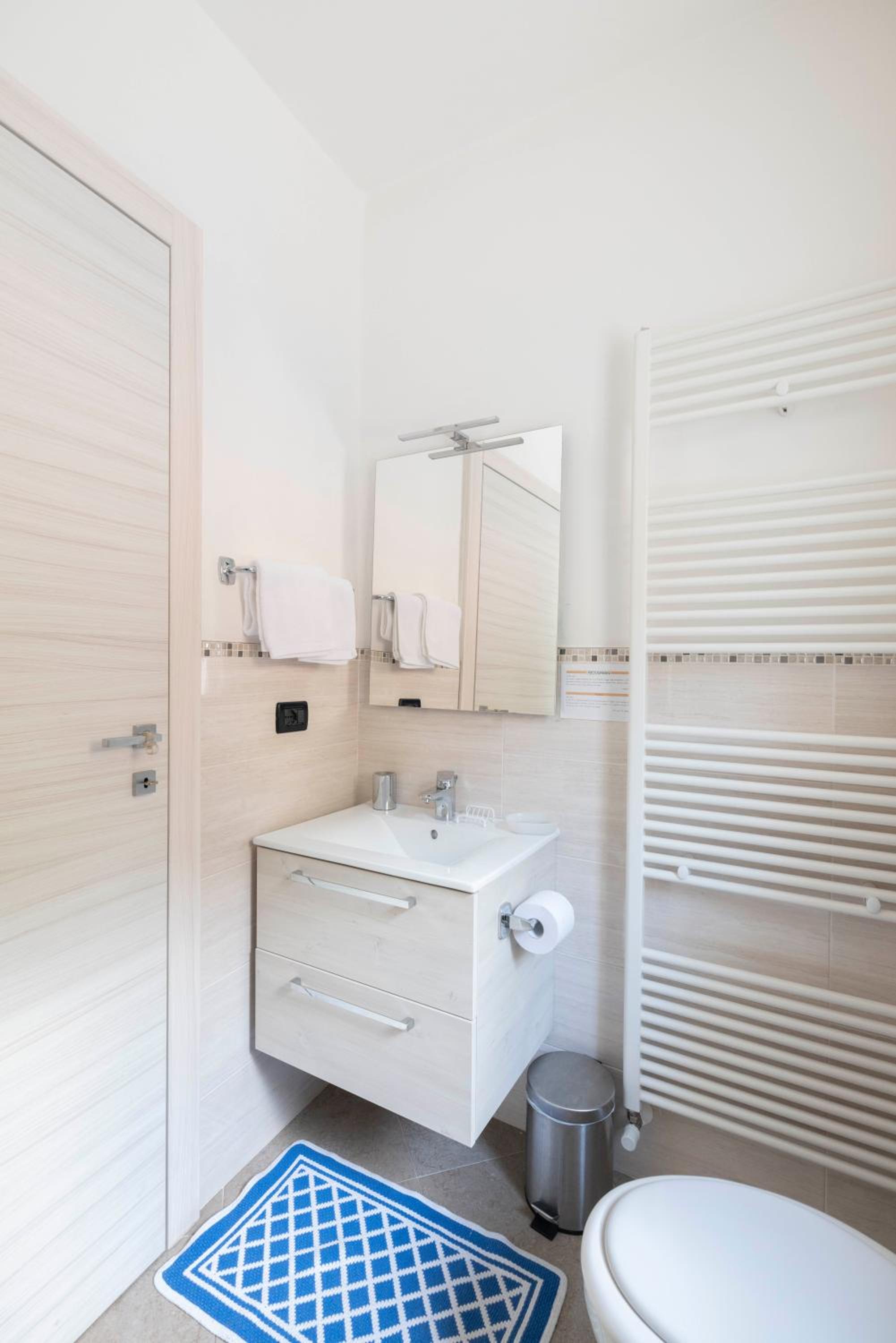 Twin Room with Balcony photo 3