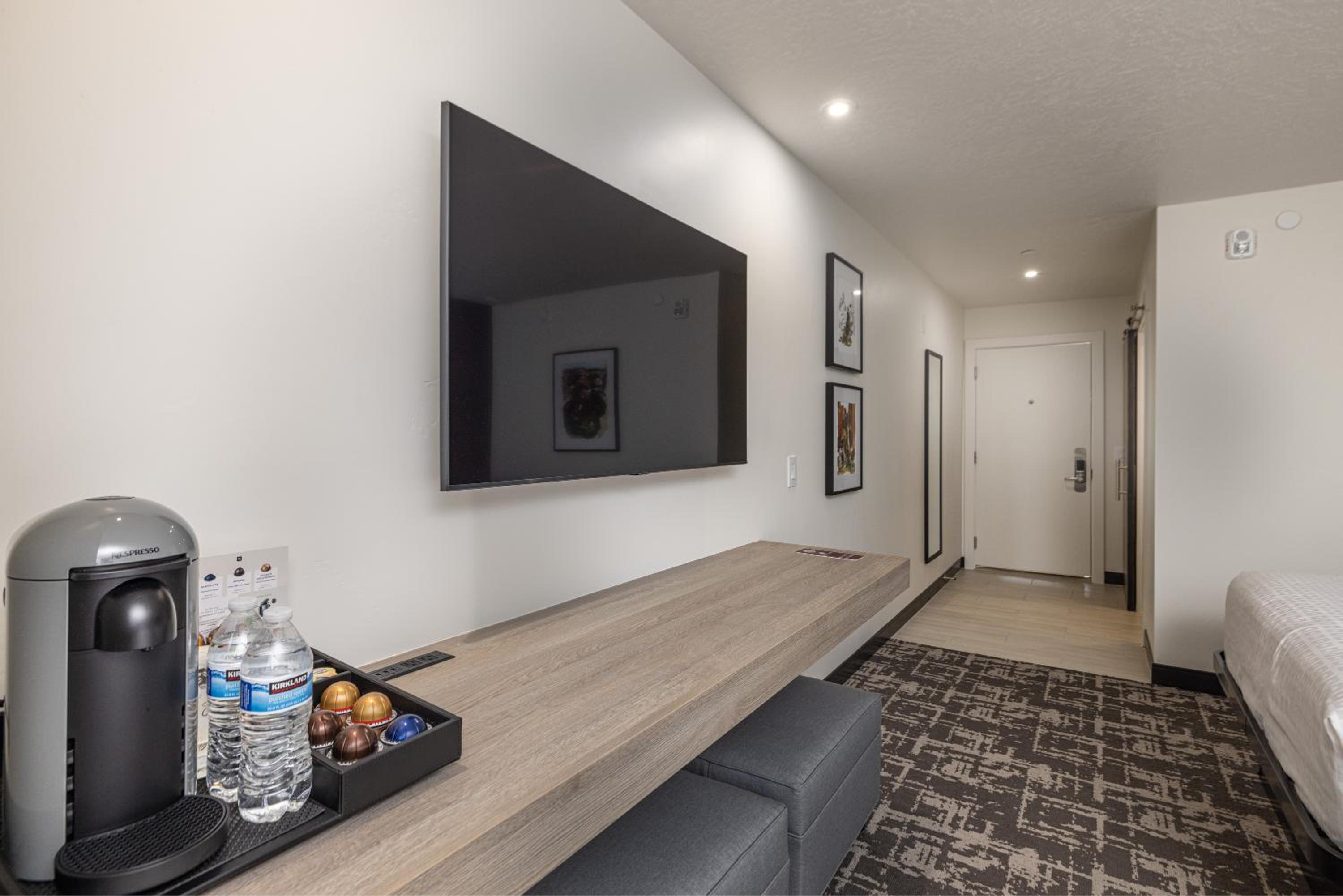 Signature Two Queens - 1st floor  - Photo 8