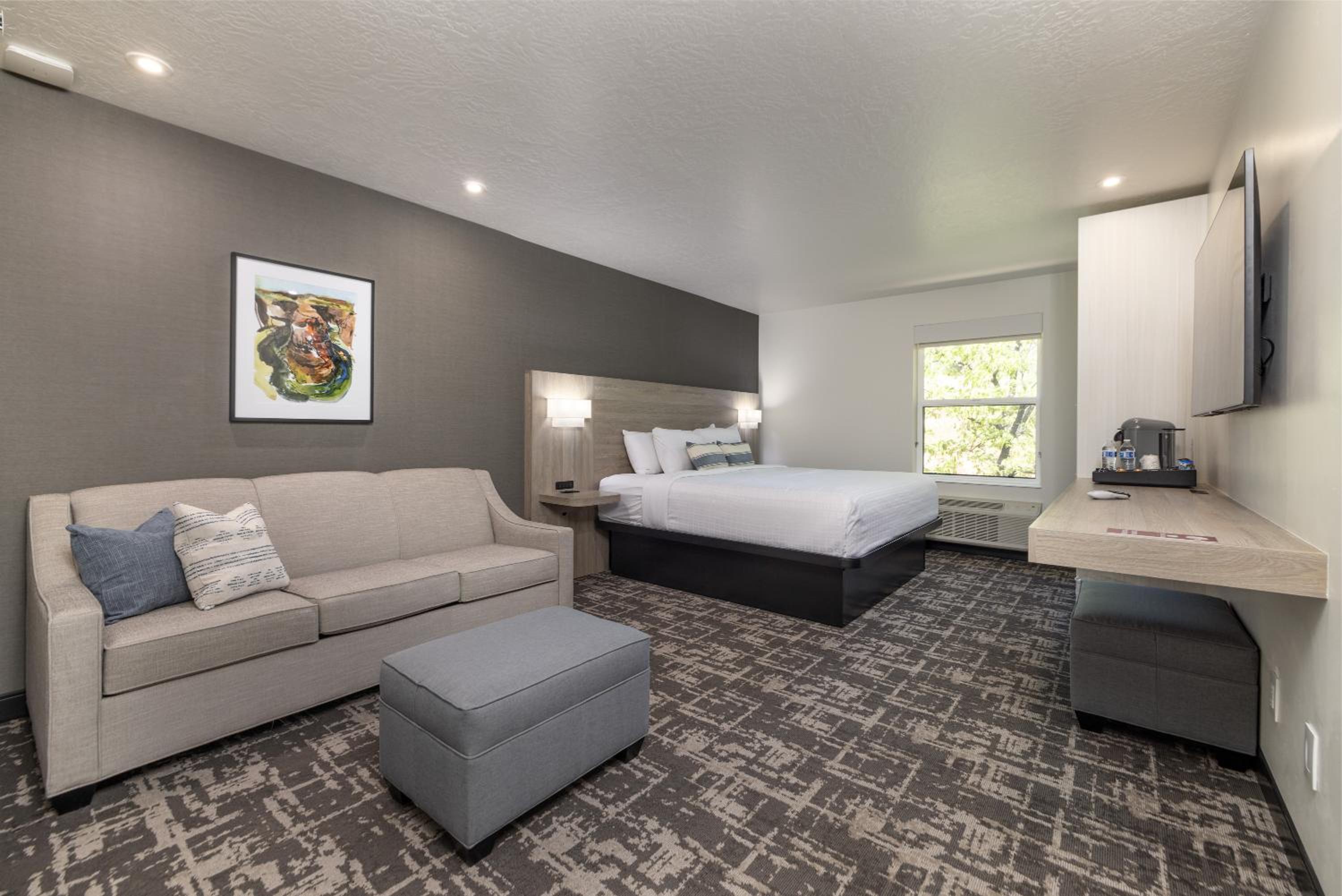 Signature King with Sofa Bed - 2nd Floor 