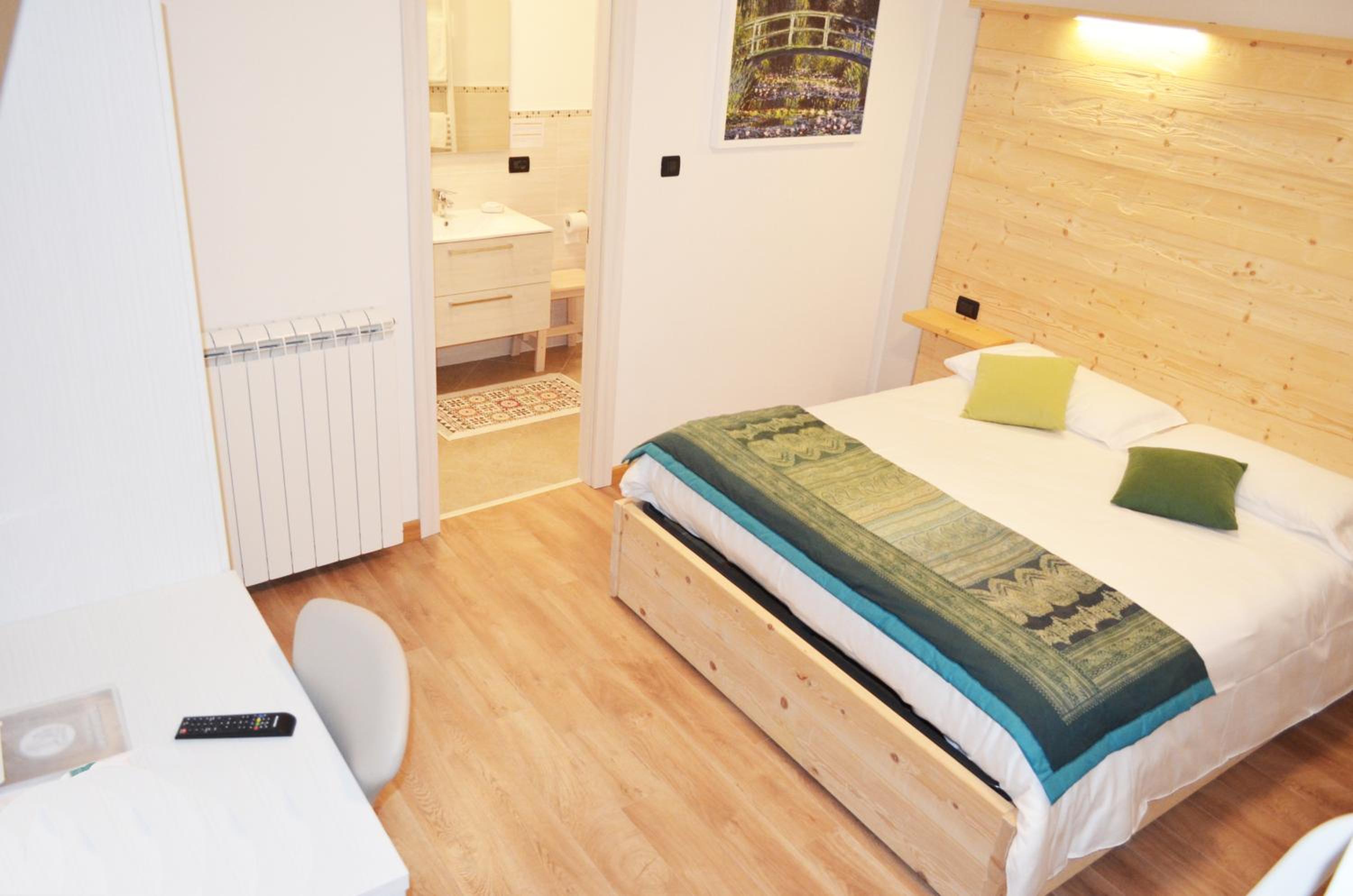 Quadruple Room with Mountain View photo 3