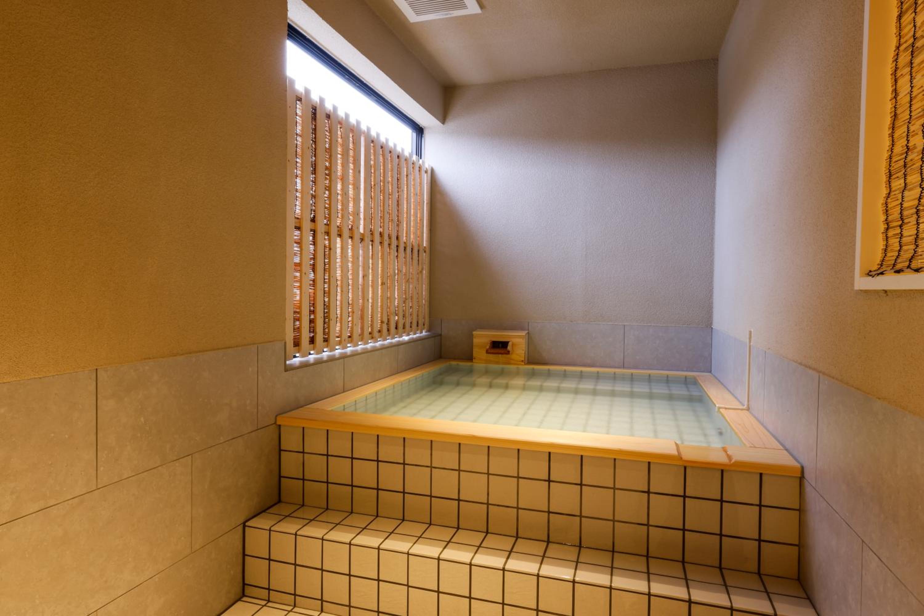 Japanese-Style Twin Room with Theater, Open Air Hot Spring Bath【Sora】 - Photo 2