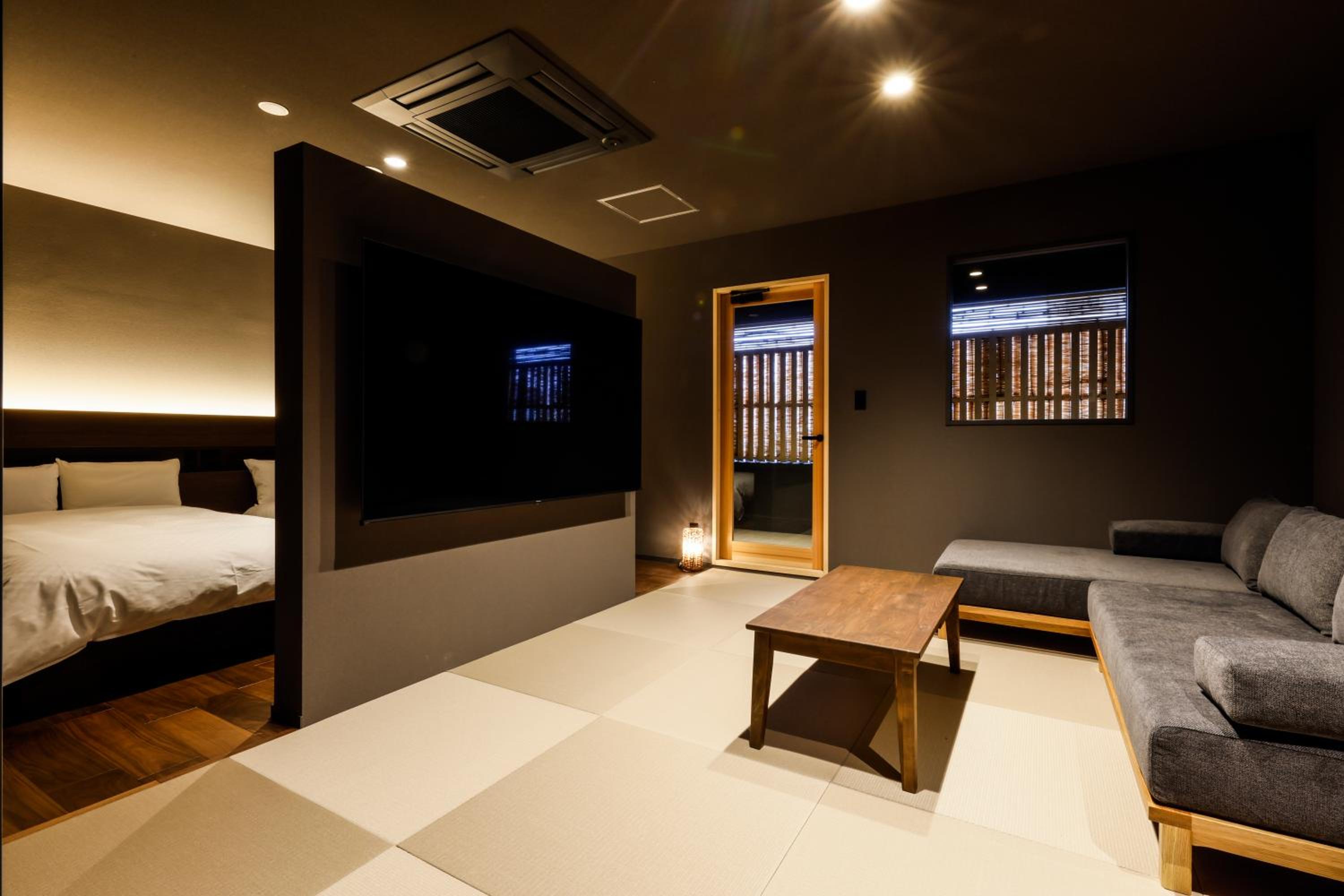 Japanese-Style Twin Room with Private Sauna, Open Air Hot Spring【Yuuhi】 - Photo 1