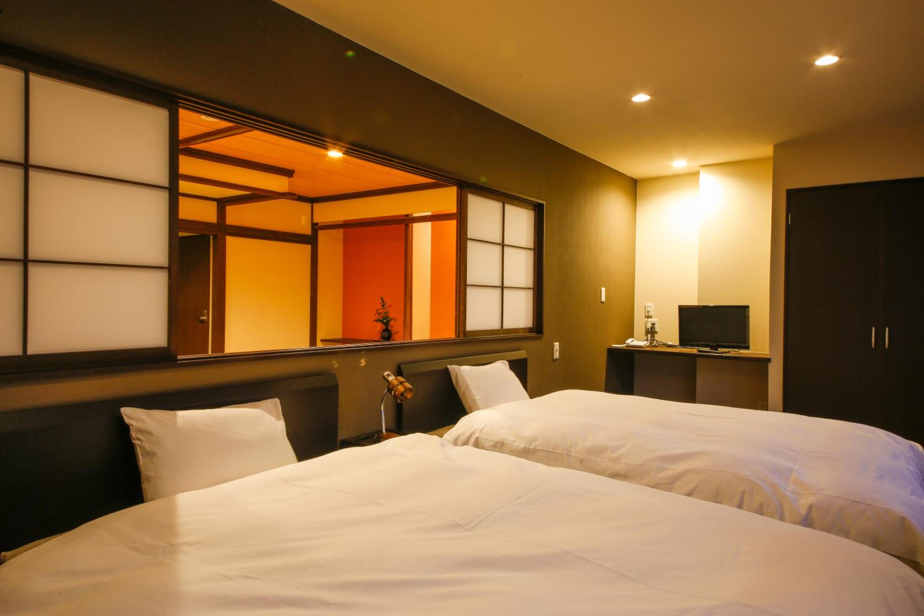 Japanese-Style Suite Room with Open Air Hot Spring Bath【Tsuki-Raku】 - Photo 9