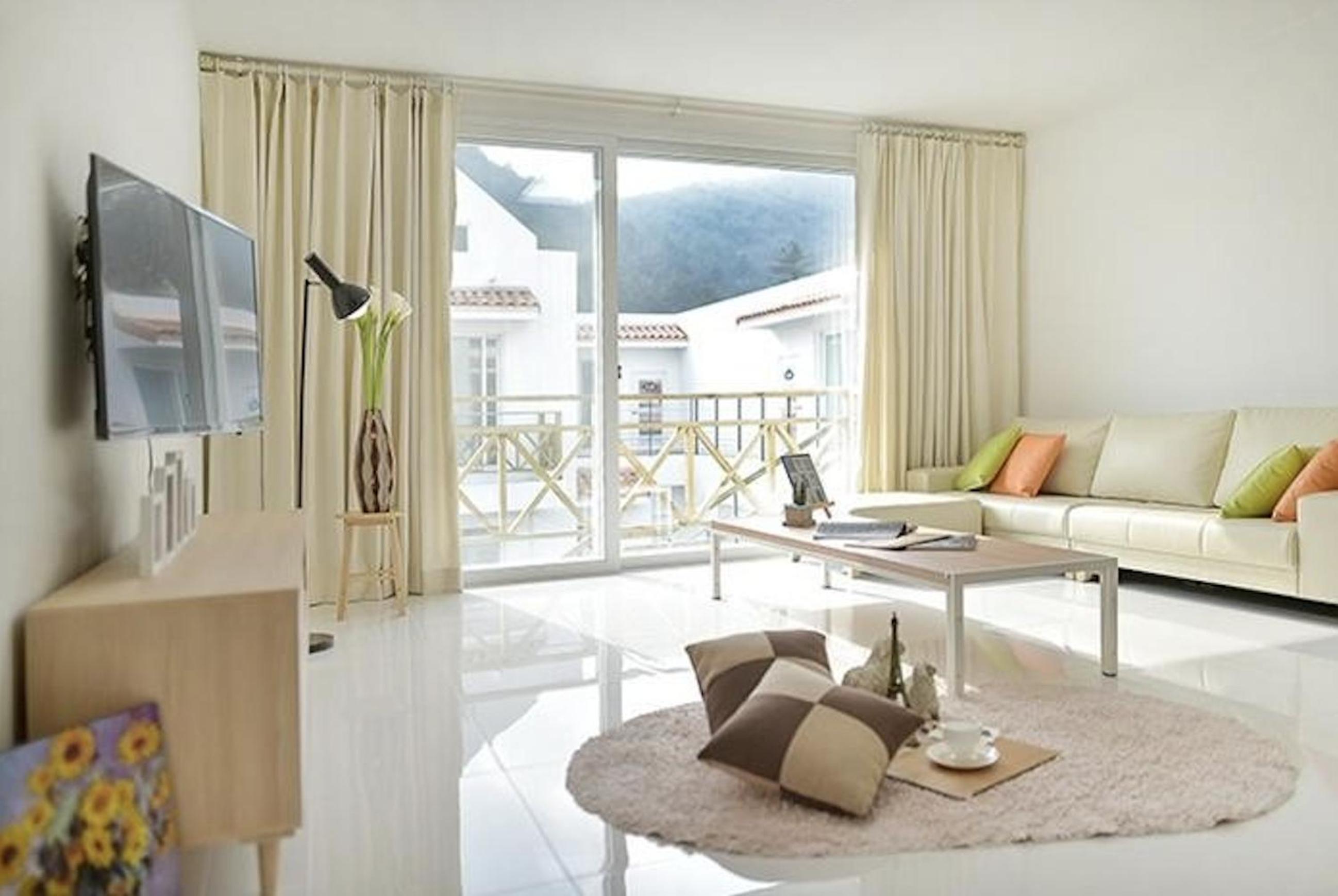 One-Bedroom House photo 3