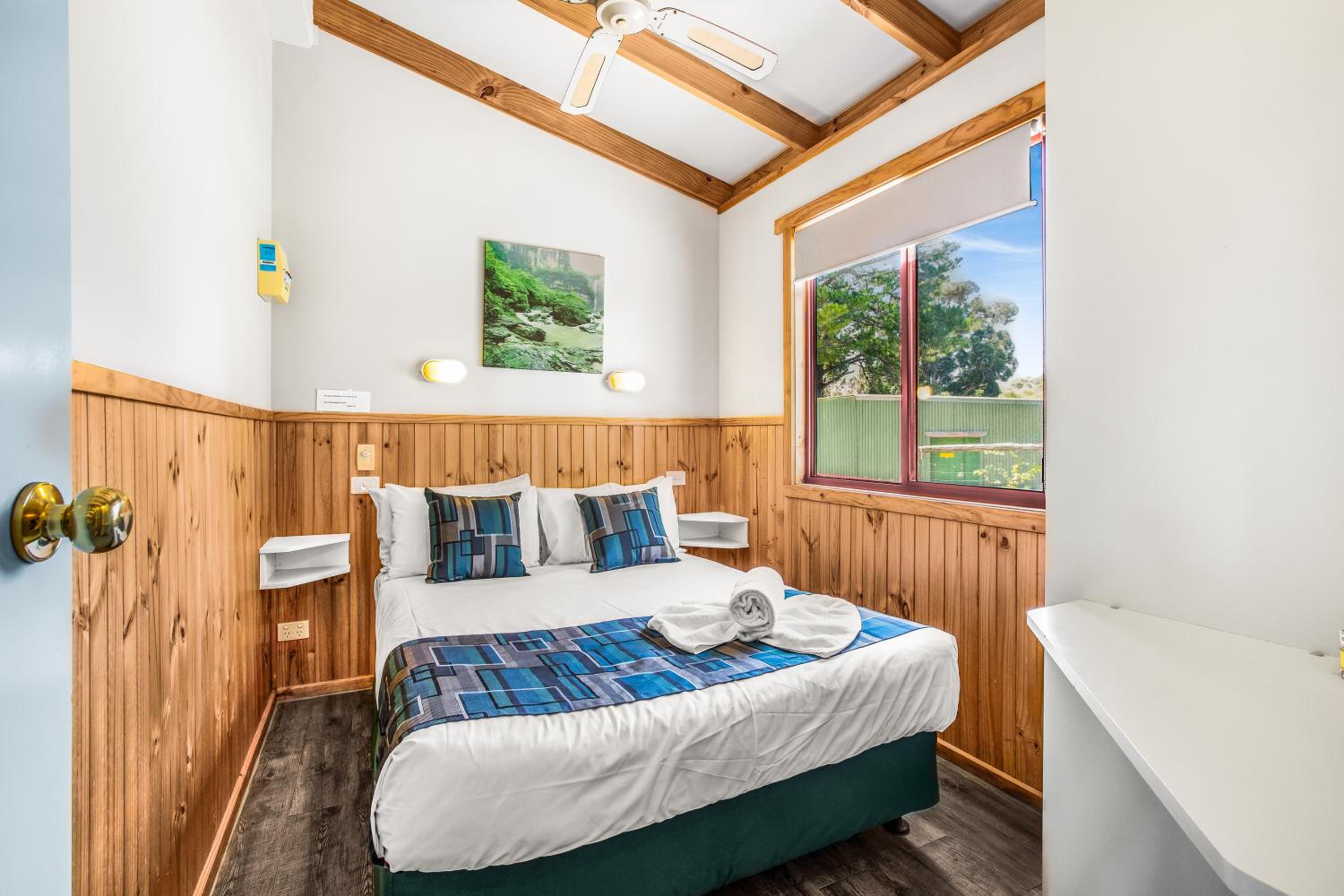Deluxe Family Cabin sleeps 4 photo 1