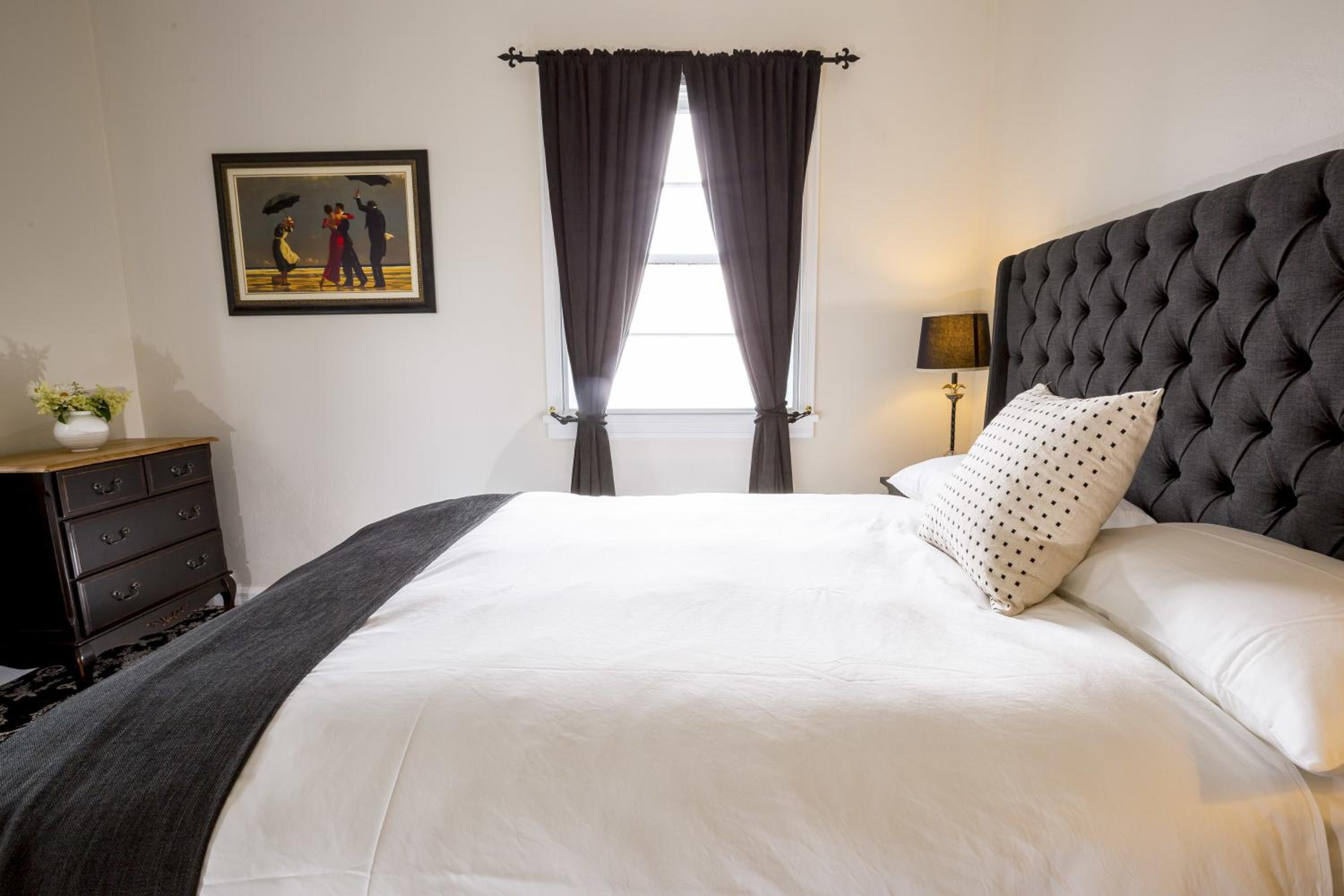 Standard Queen Room (No Pets) photo 2