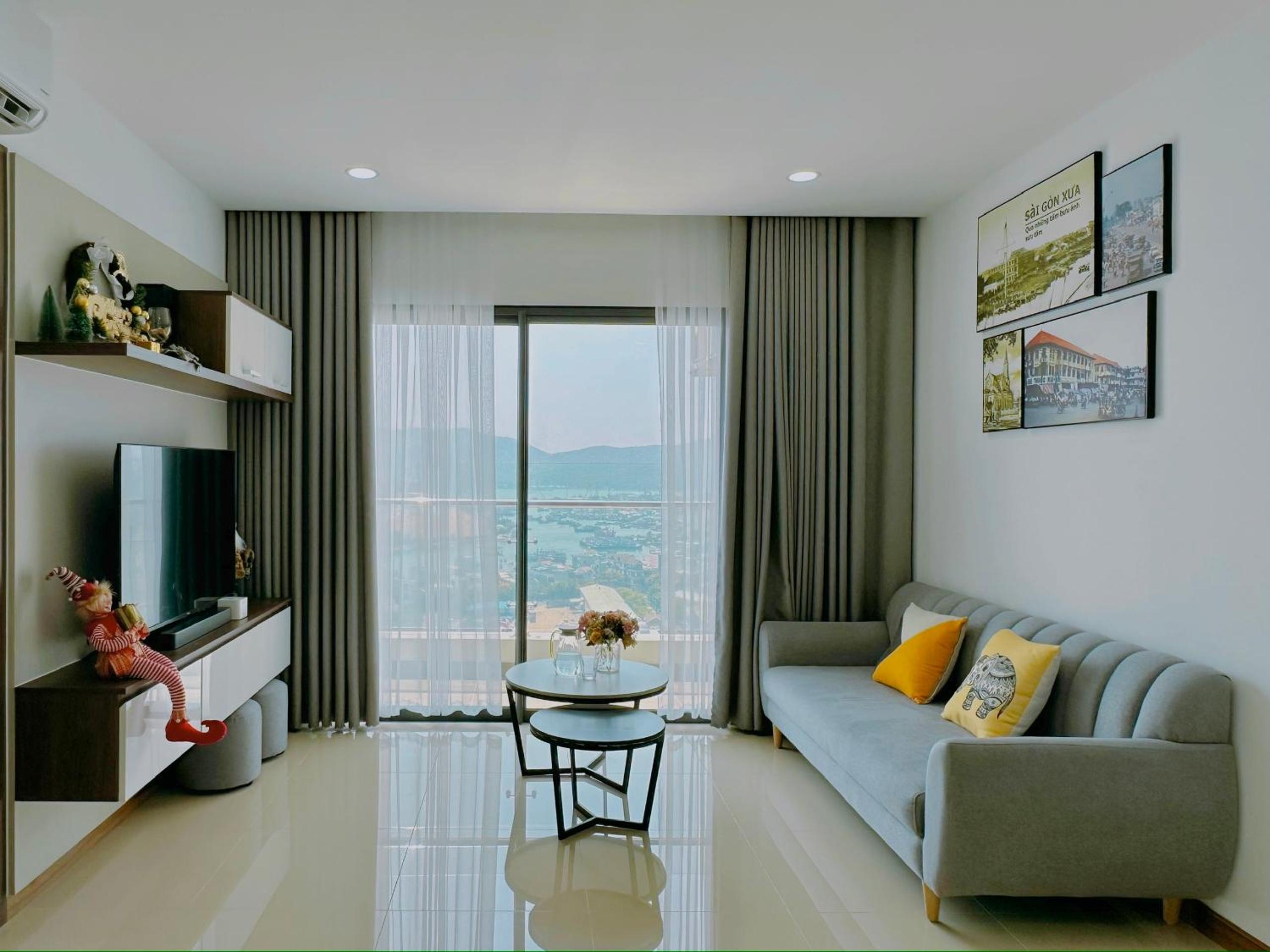 Apartment with Sea View photo 2