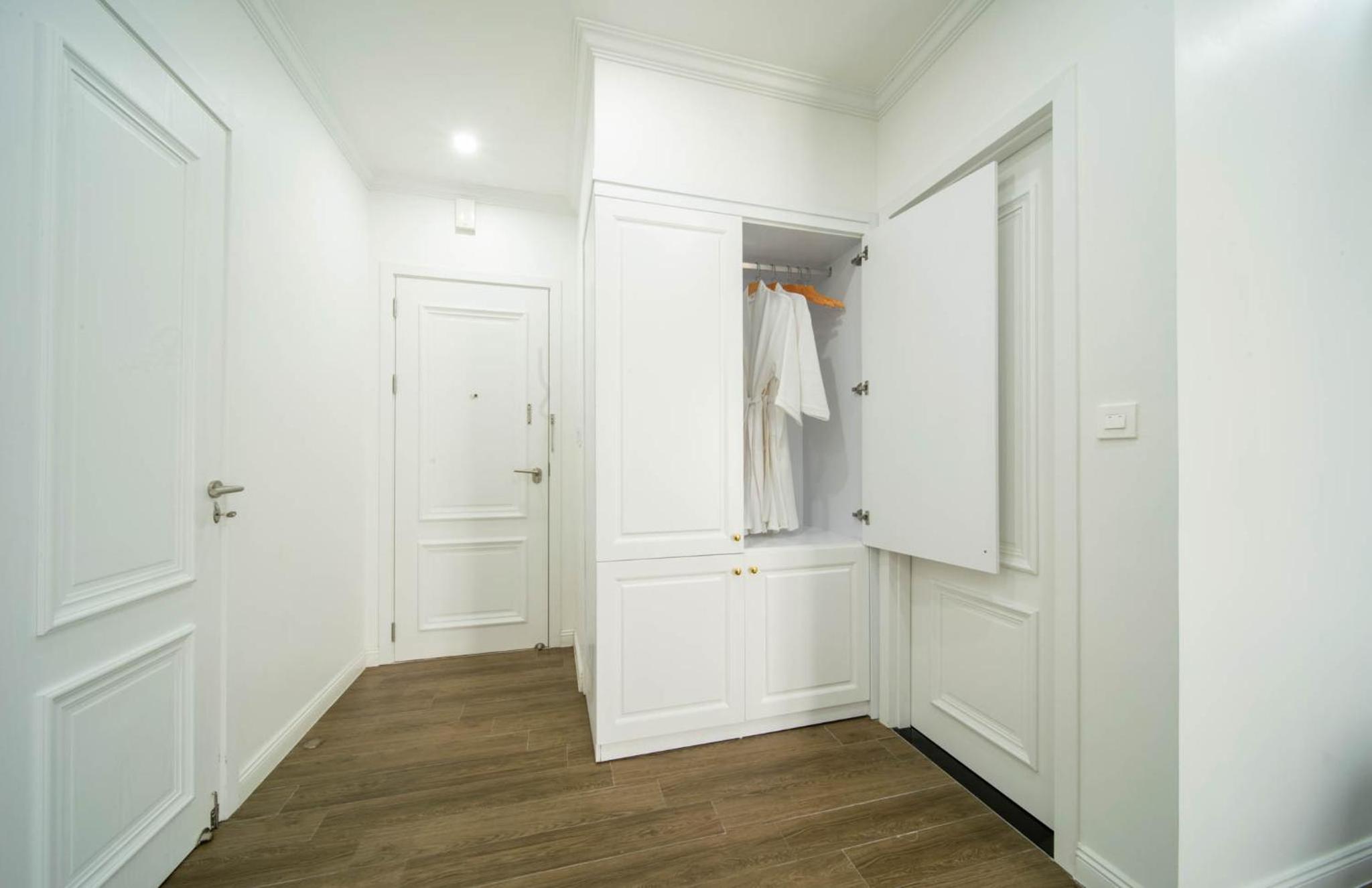 Two-Bedroom Suite - Photo 3