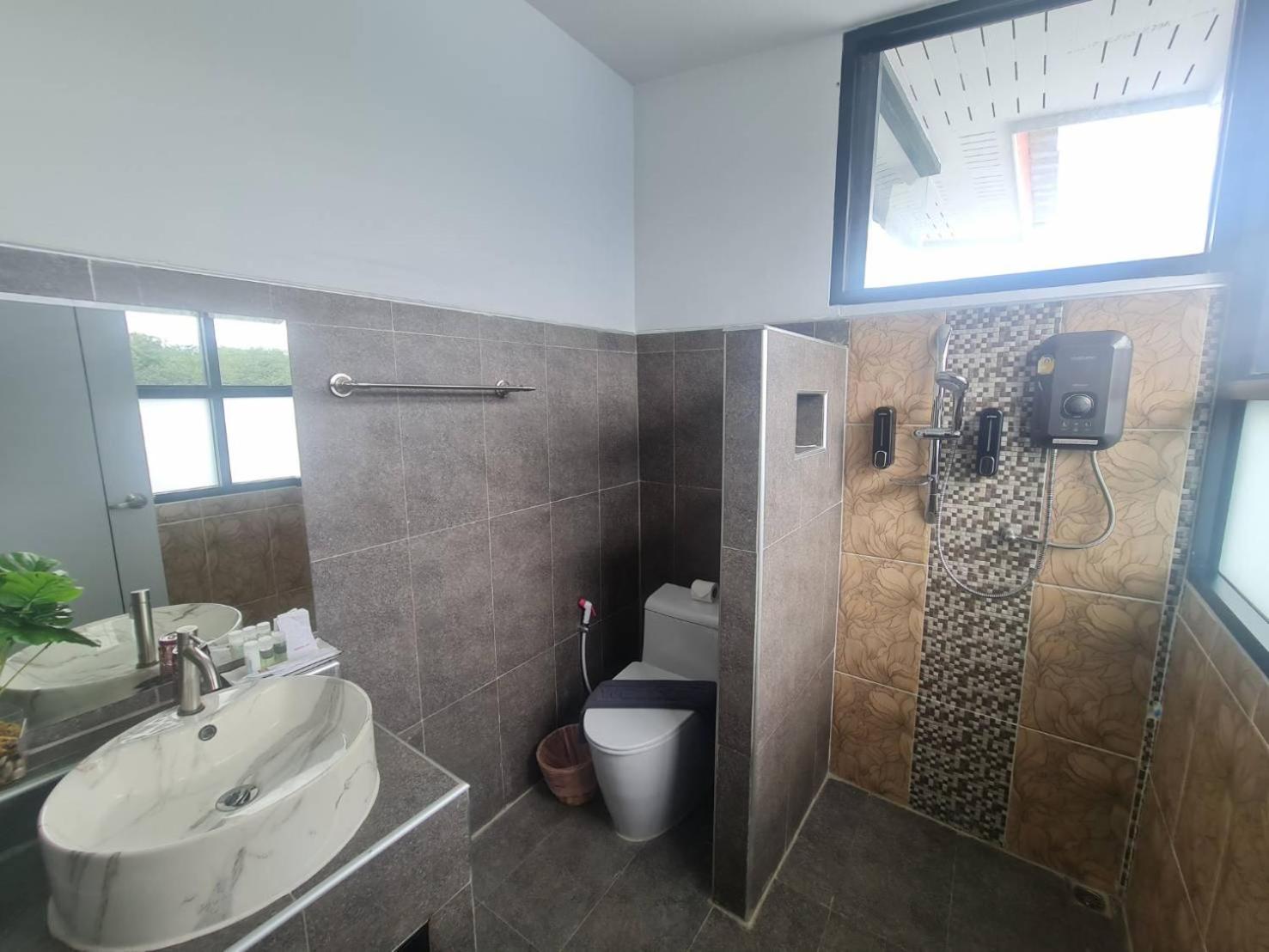 Family Room with Bath - Photo 19