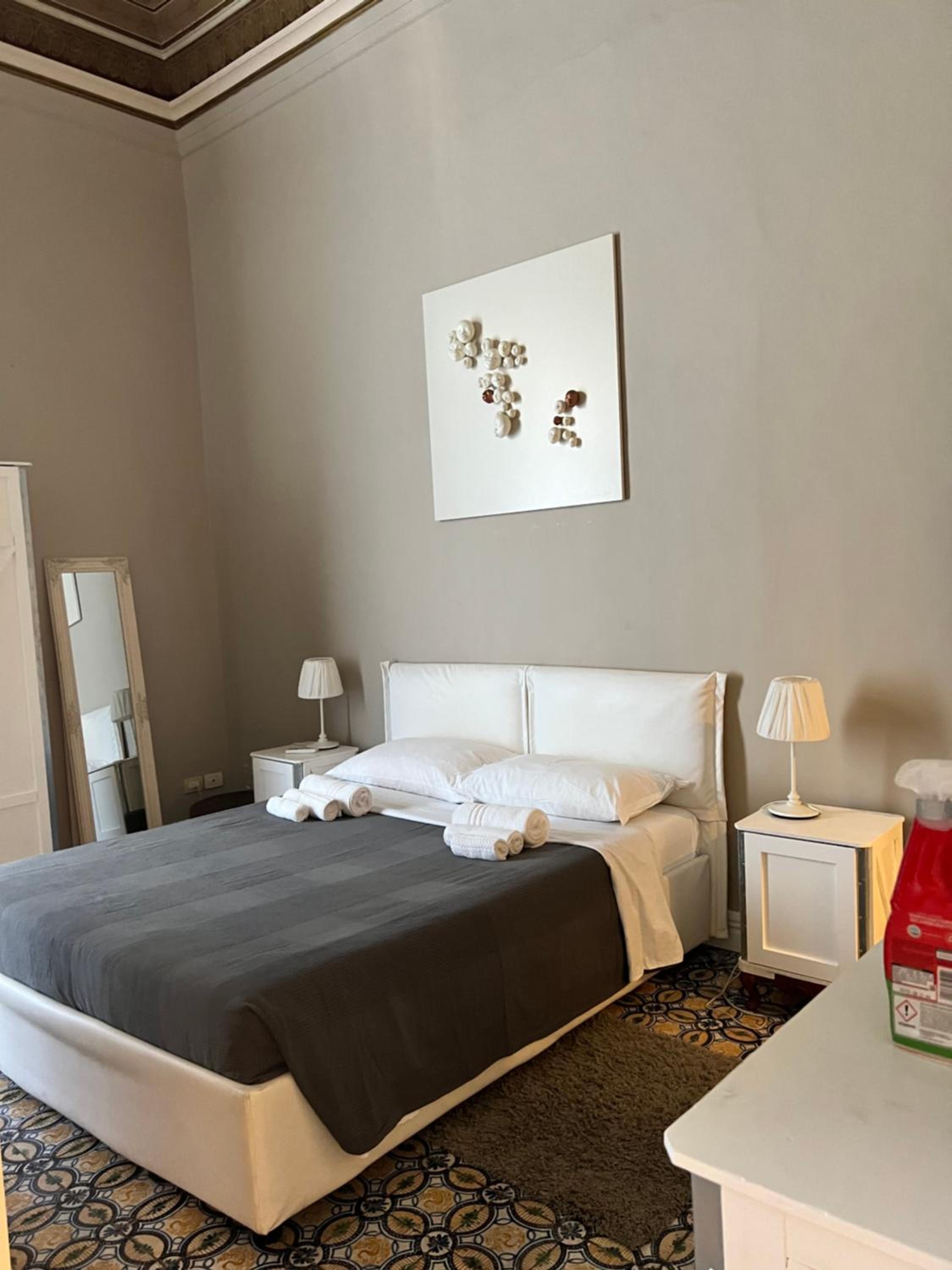 Studio Apartment - Photo 2
