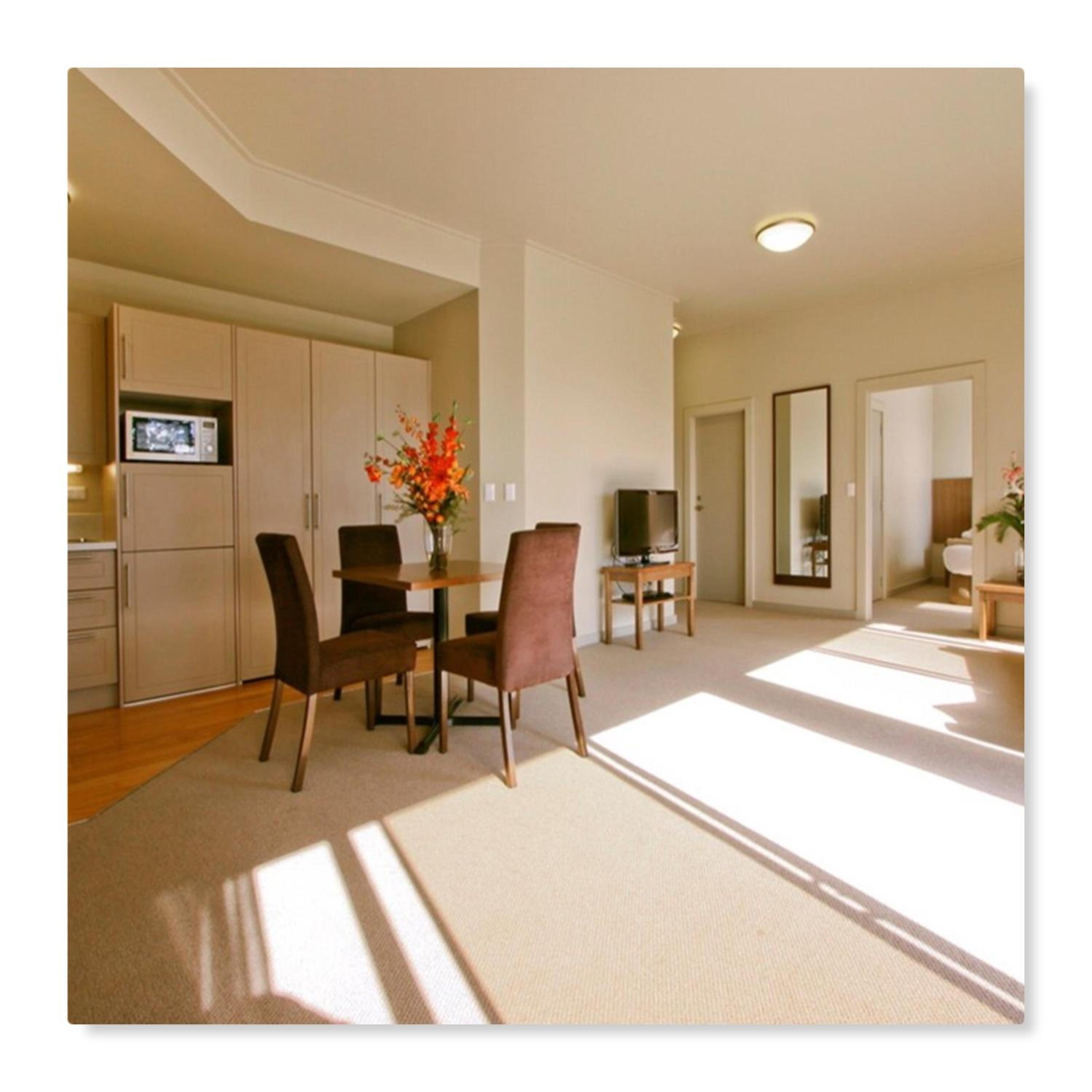 Two-Bedroom Premier Apartment with Sea View - Photo 9