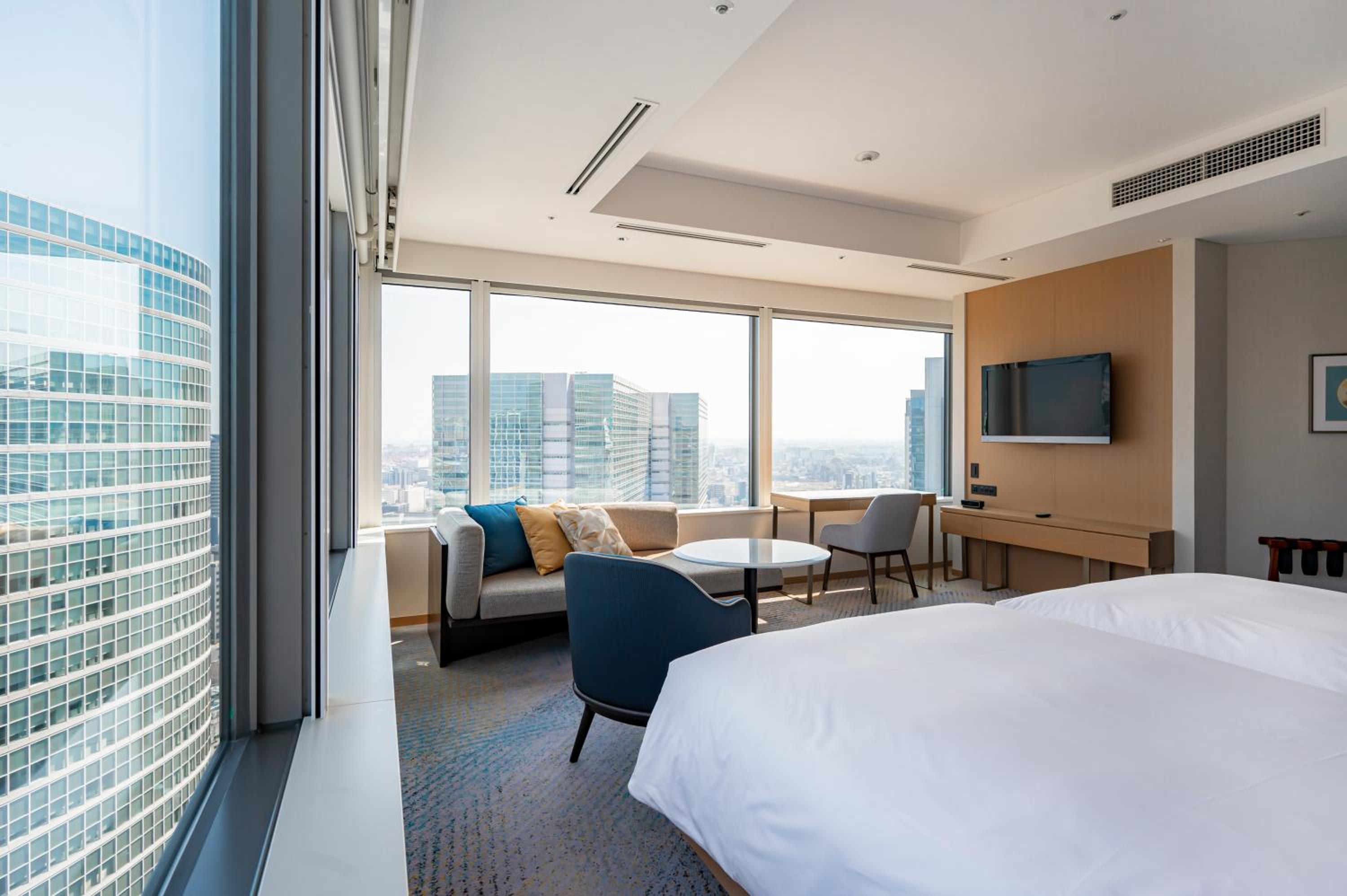 Premium Twin Room with Club Lounge Access - Photo 1