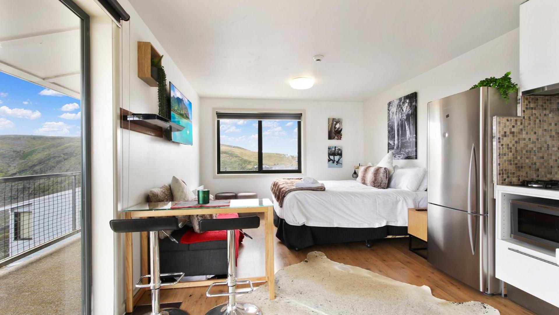 Studio Apartment photo 1