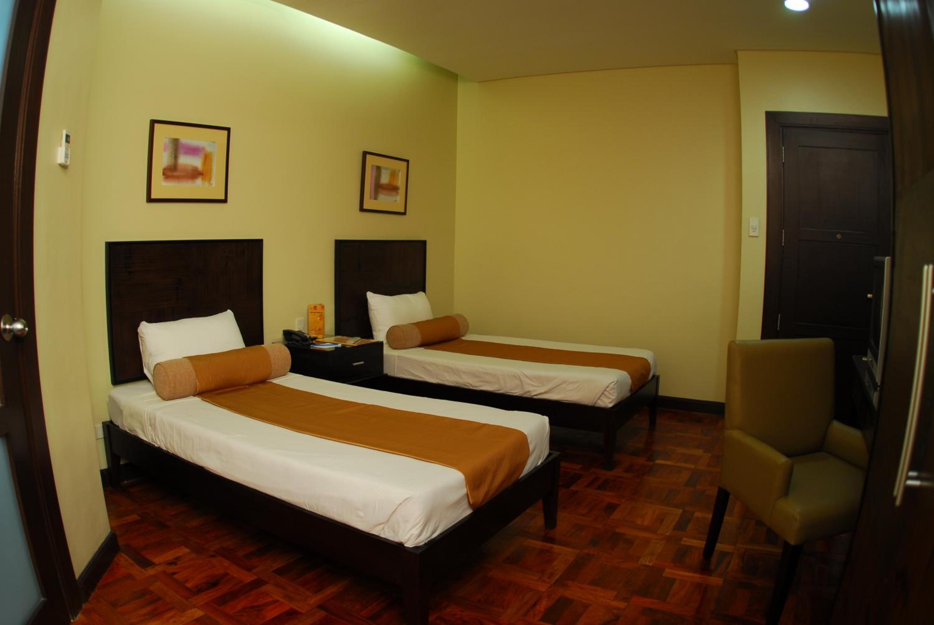 Executive Room with Air-conditioner - Photo 10