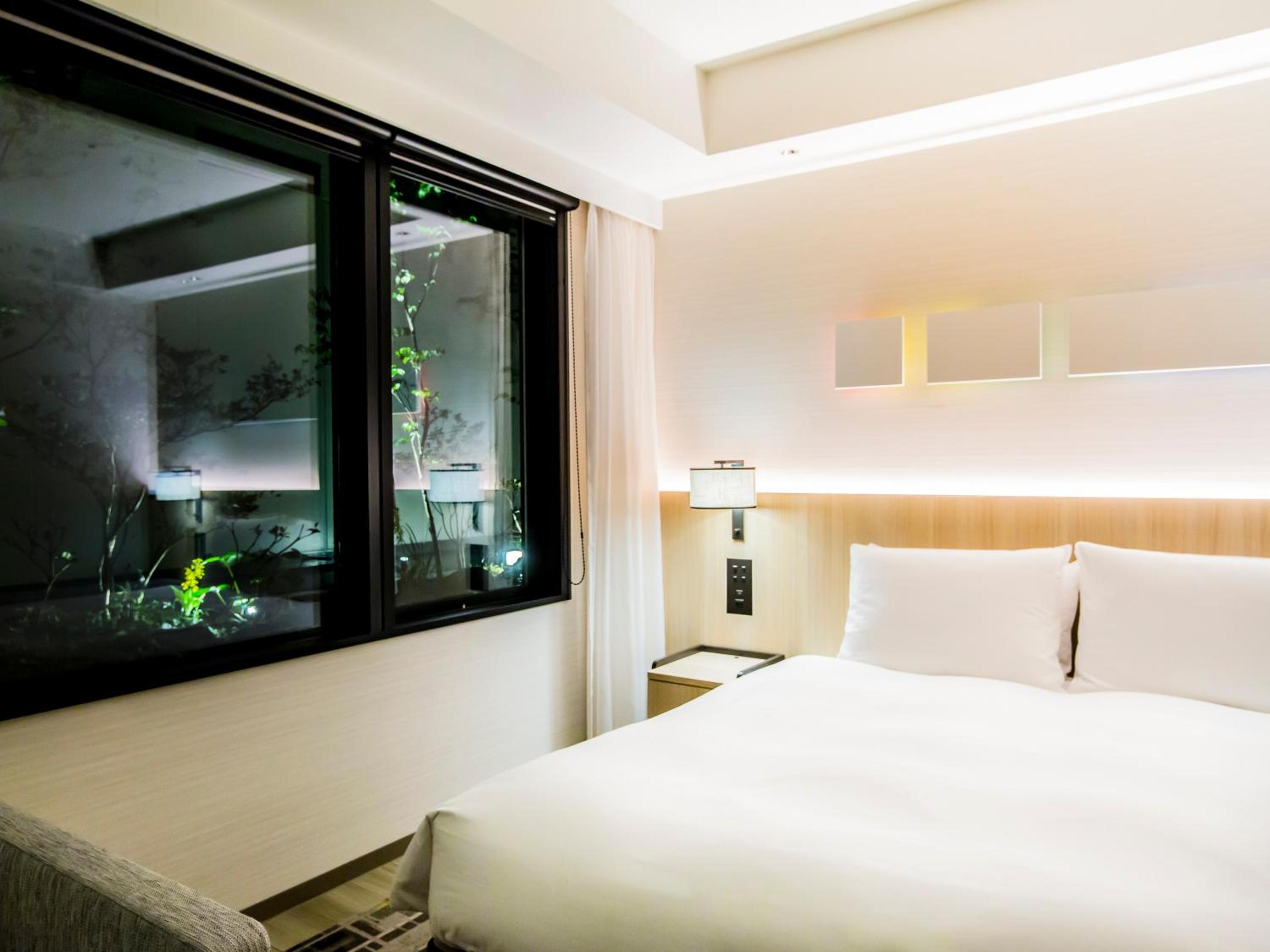King Room with Garden View - Photo 2