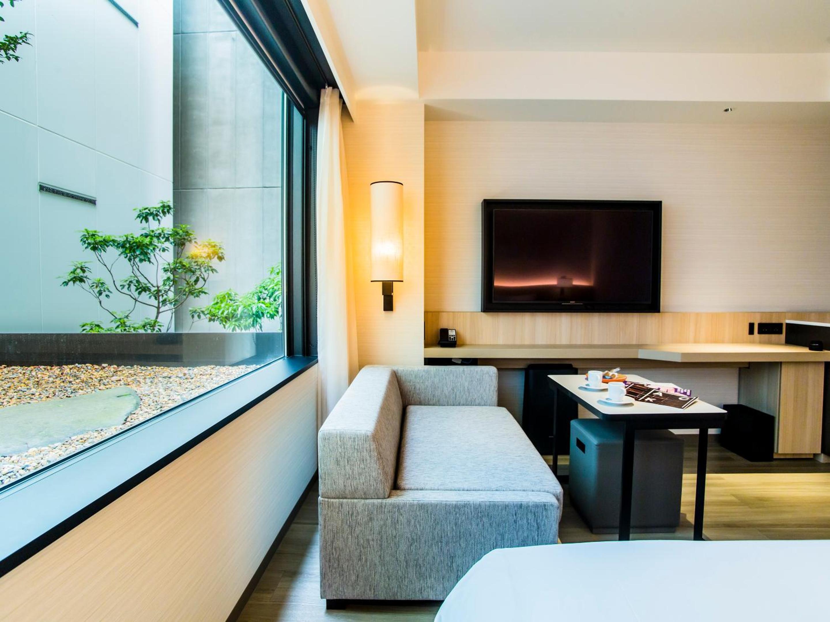 King Room with Garden View - Photo 4