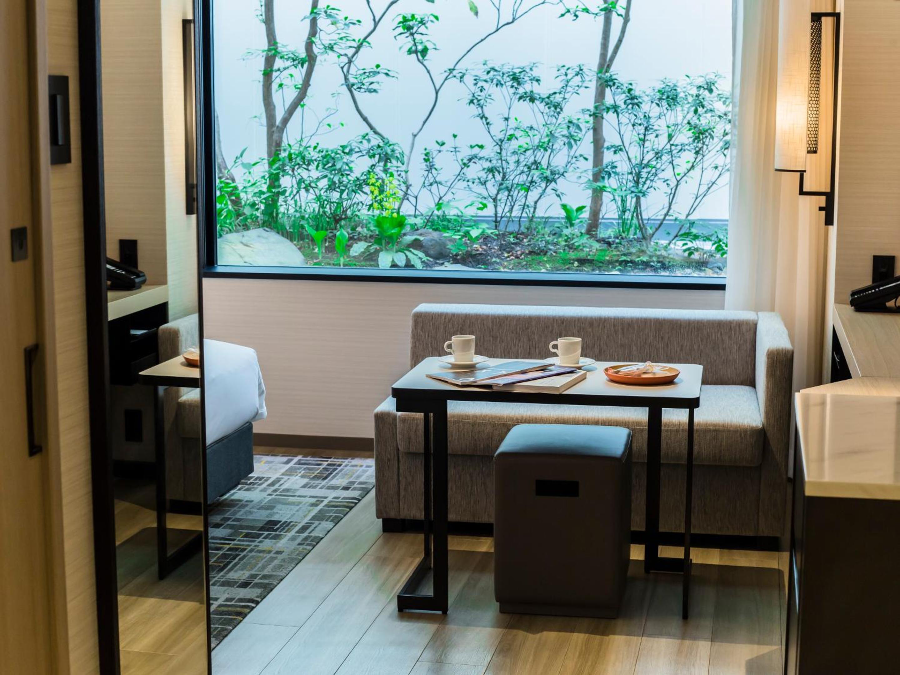King Room with Garden View - Photo 7