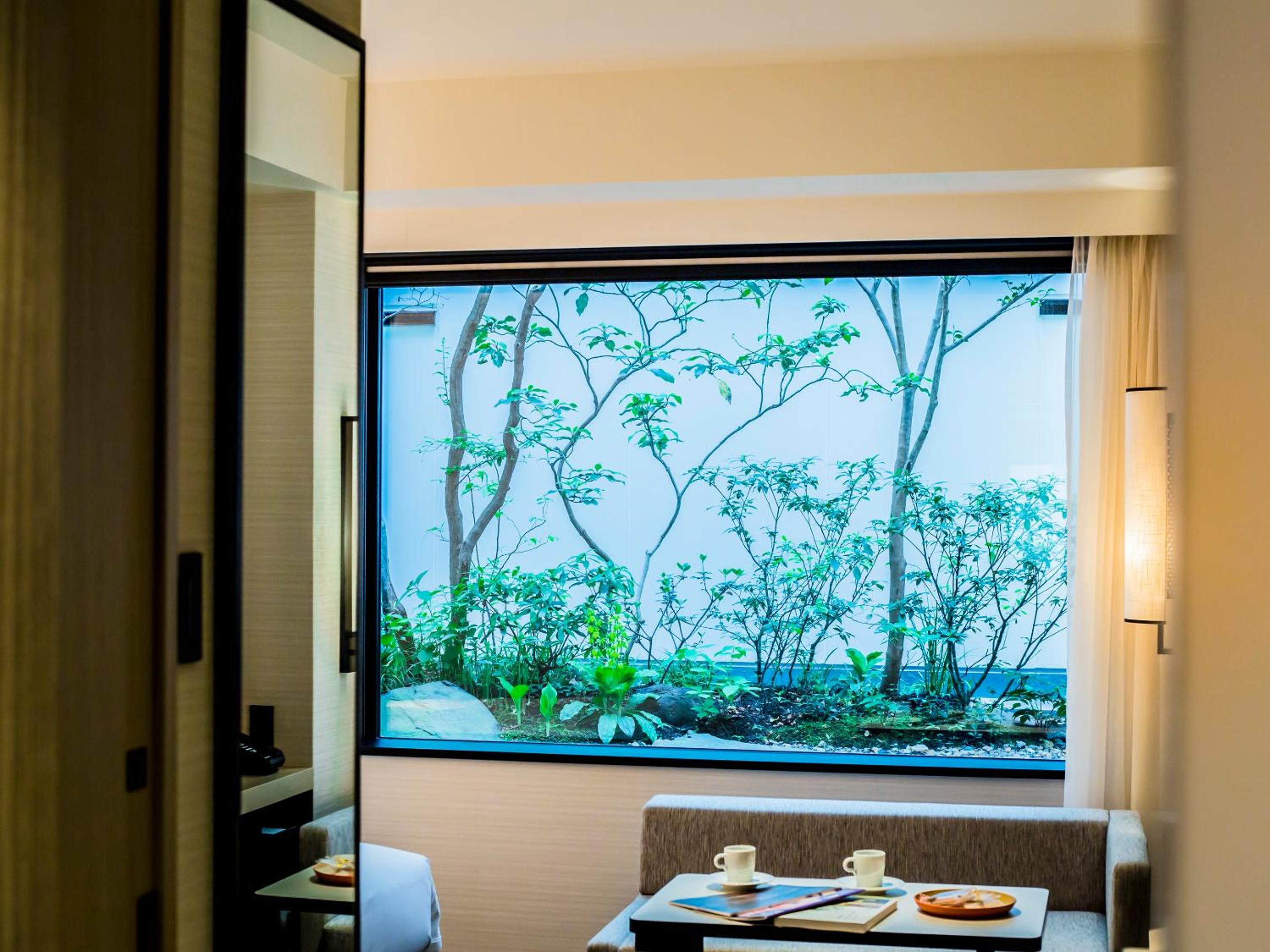 King Room with Garden View - Photo 9