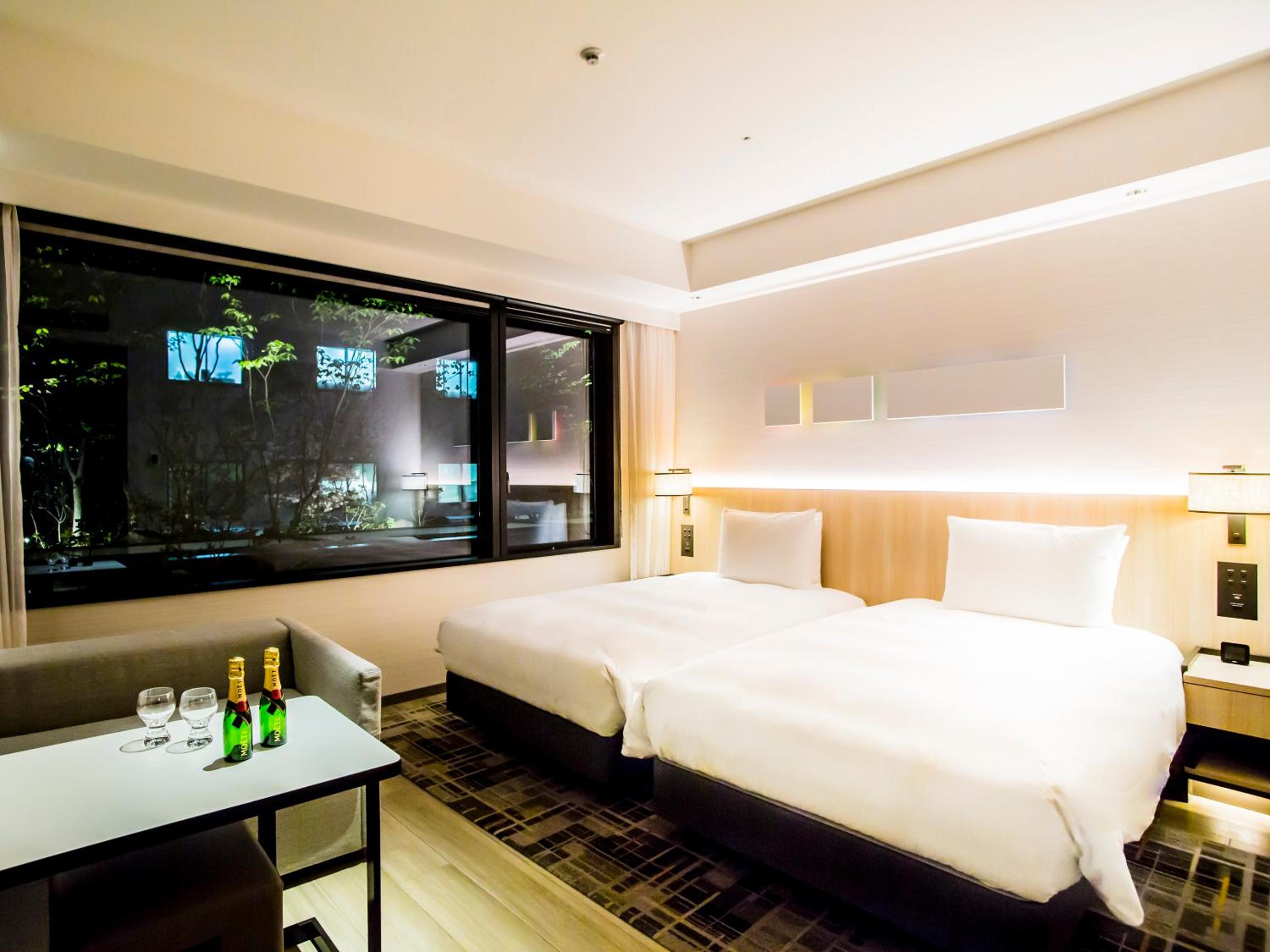 Twin Room with Bathtub - Garden View - Photo 9