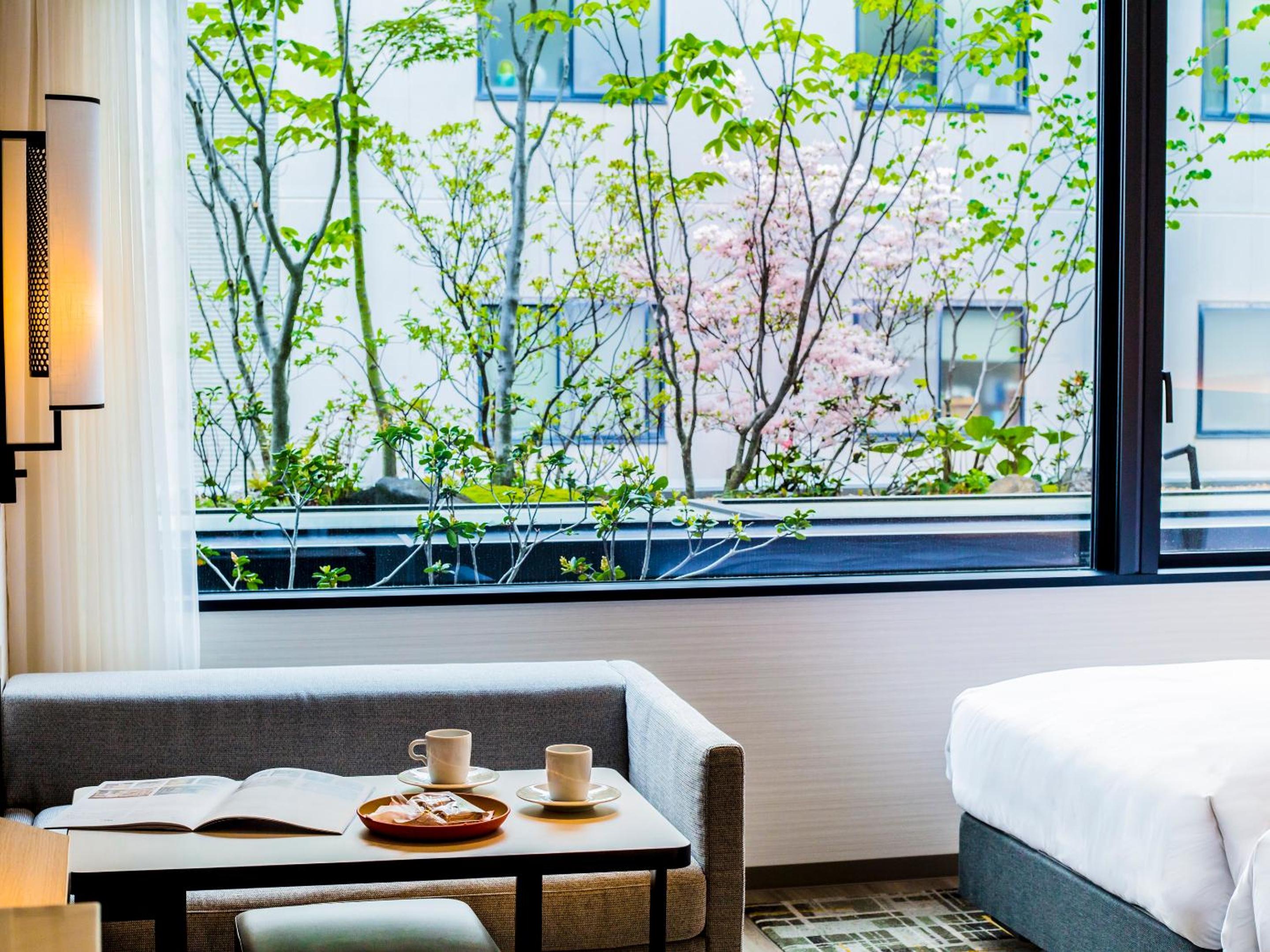 Twin Room with Bathtub - Garden View - Photo 3