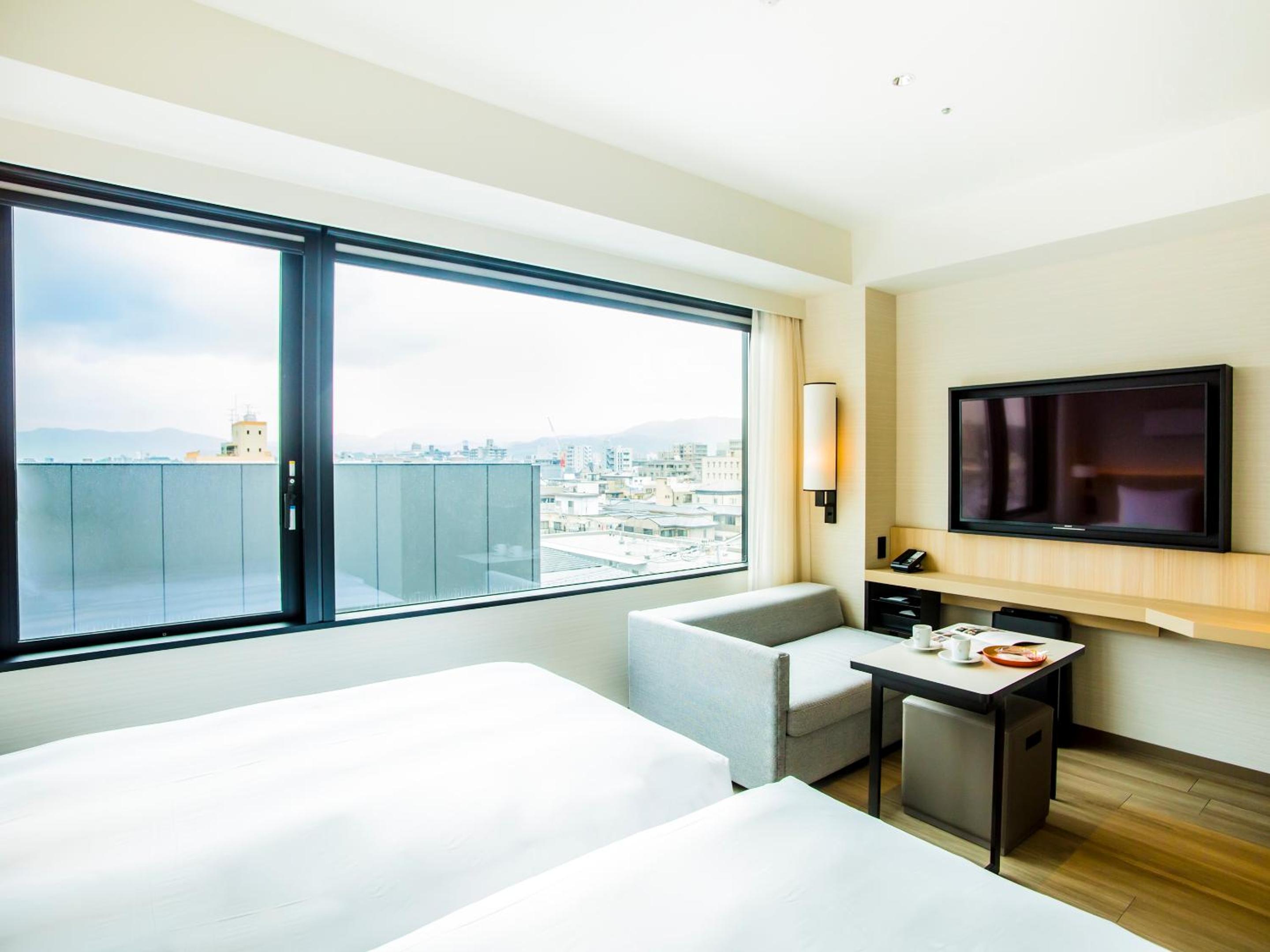 Twin Room with Bathtub - Photo 4