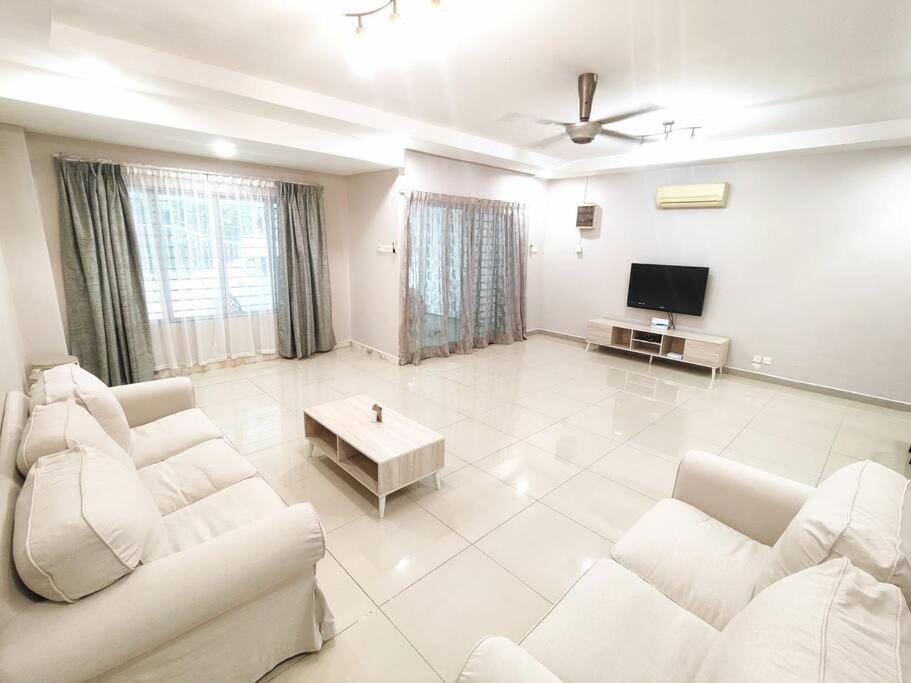 Four-Bedroom House photo 1