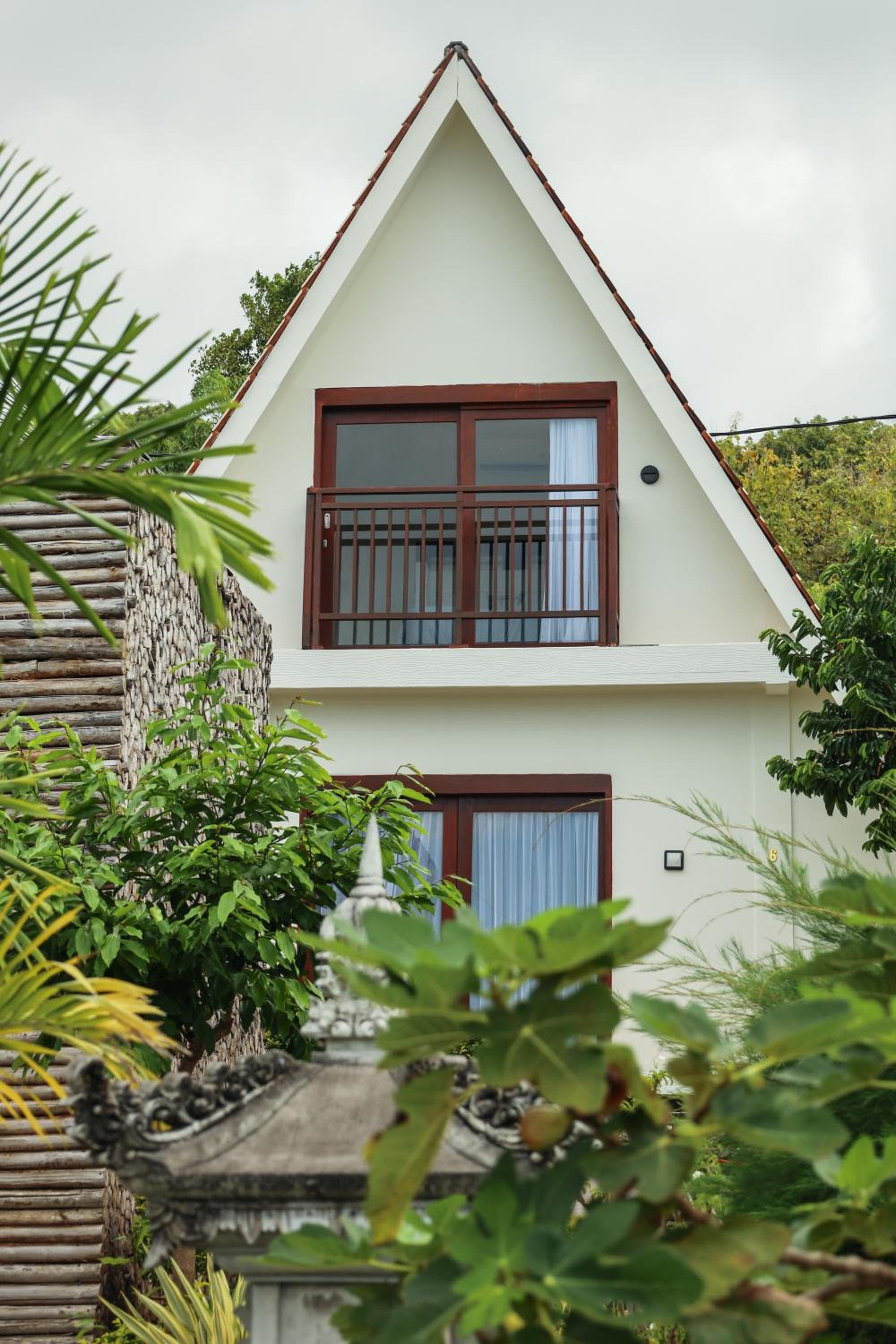 Triangle House photo 2