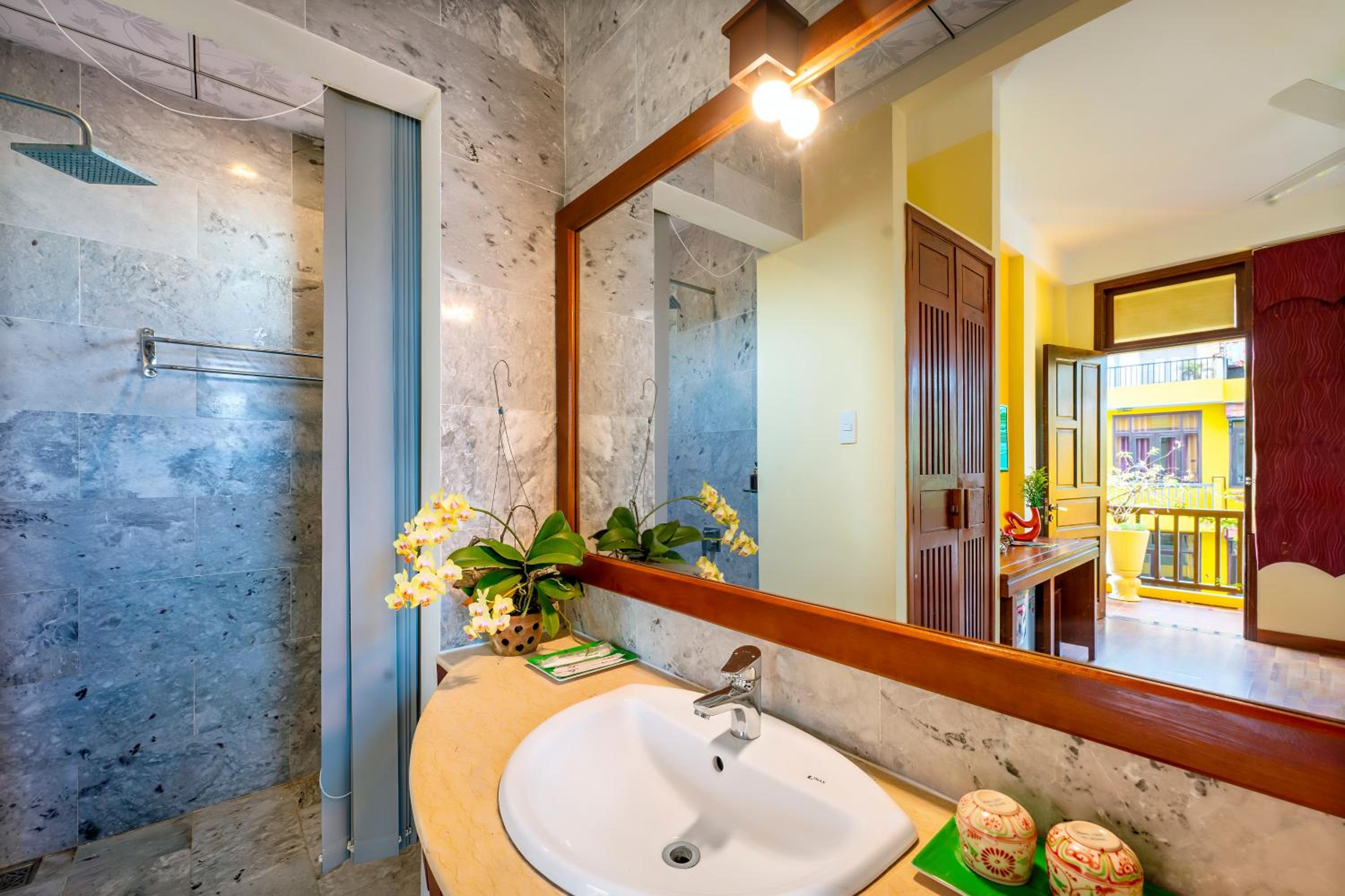 Deluxe Double or Twin Room with River View - Photo 6