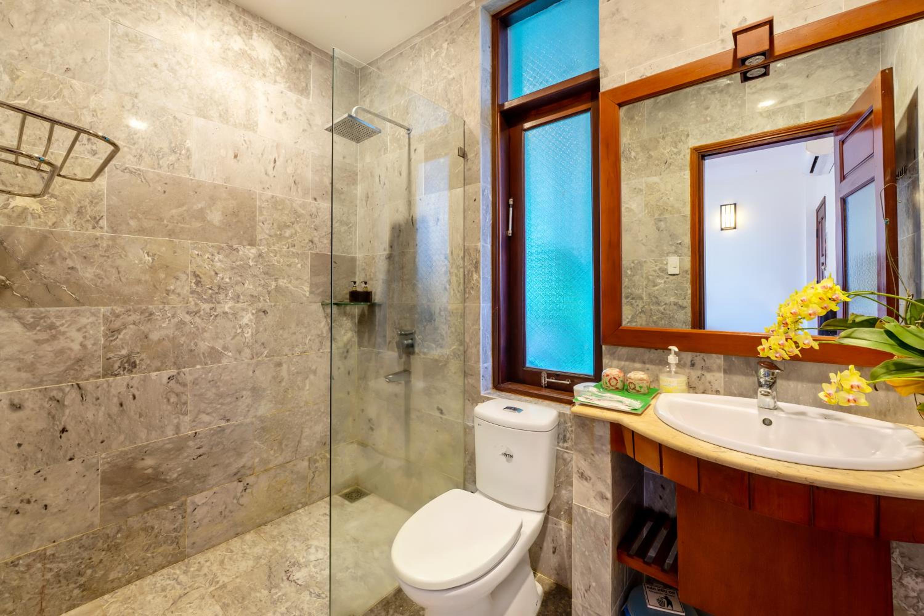 Deluxe Double or Twin Room with River View - Photo 11
