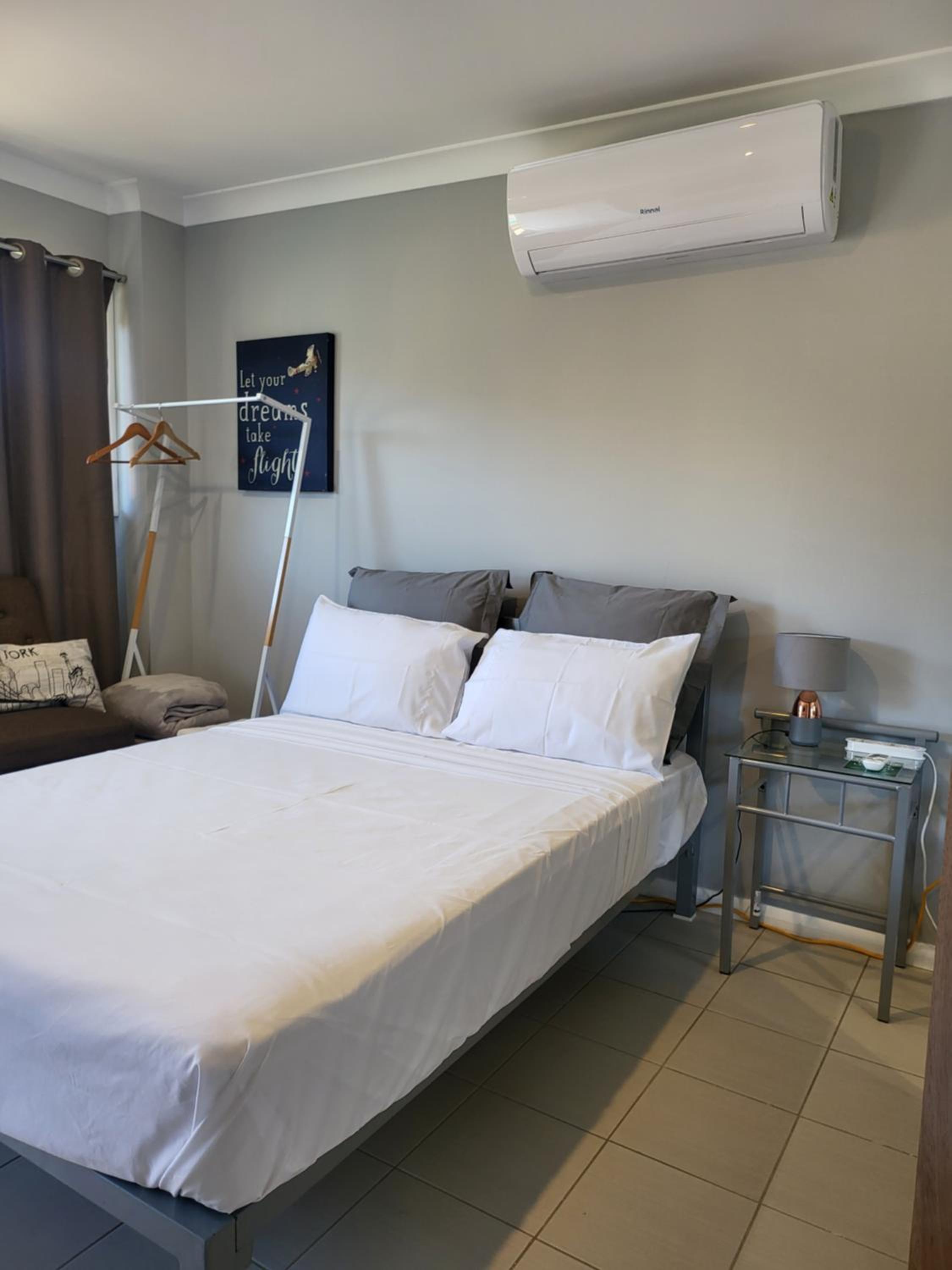 Double Room with Private Bathroom - Photo 15