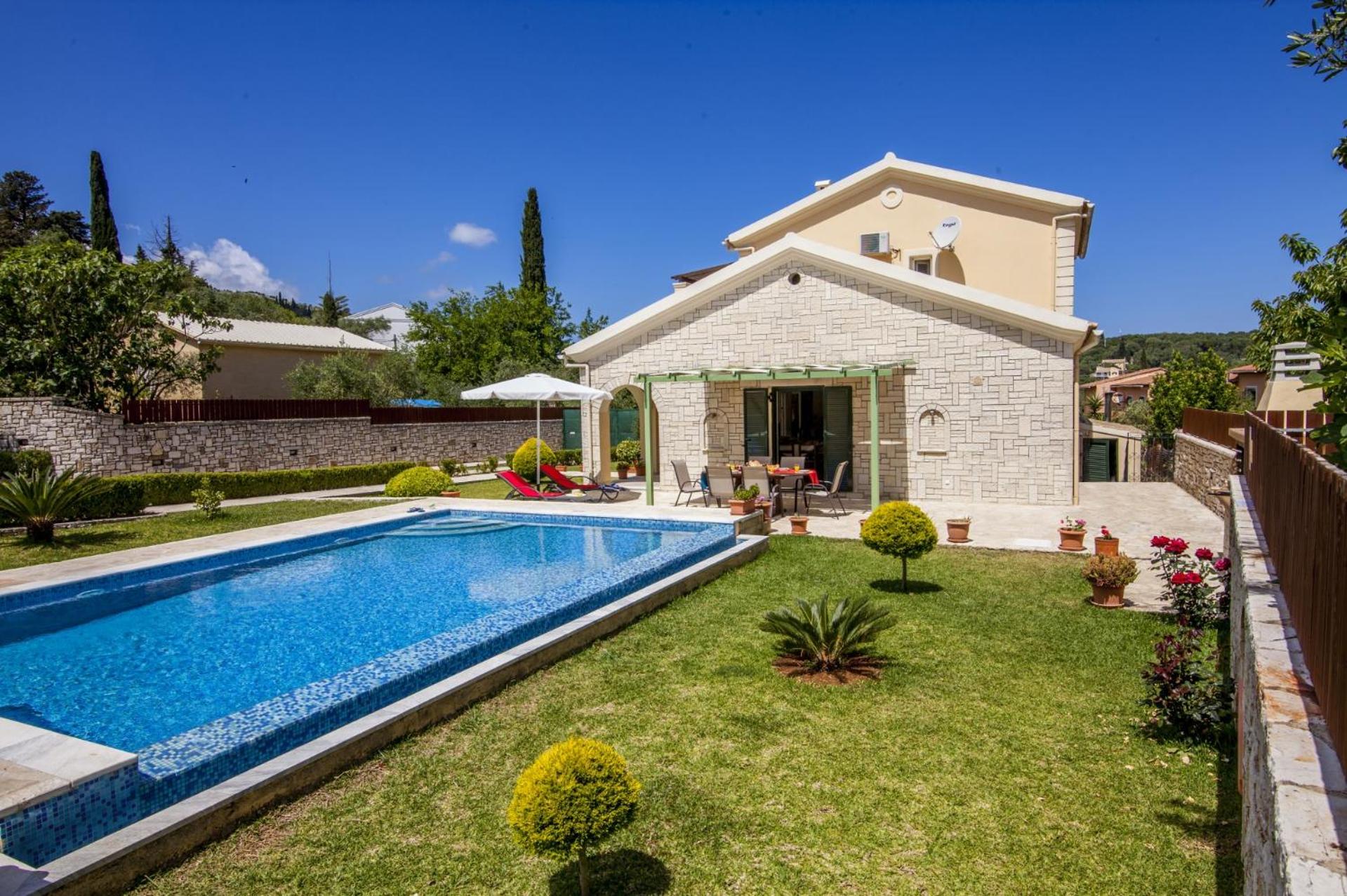 Villa photo 2
